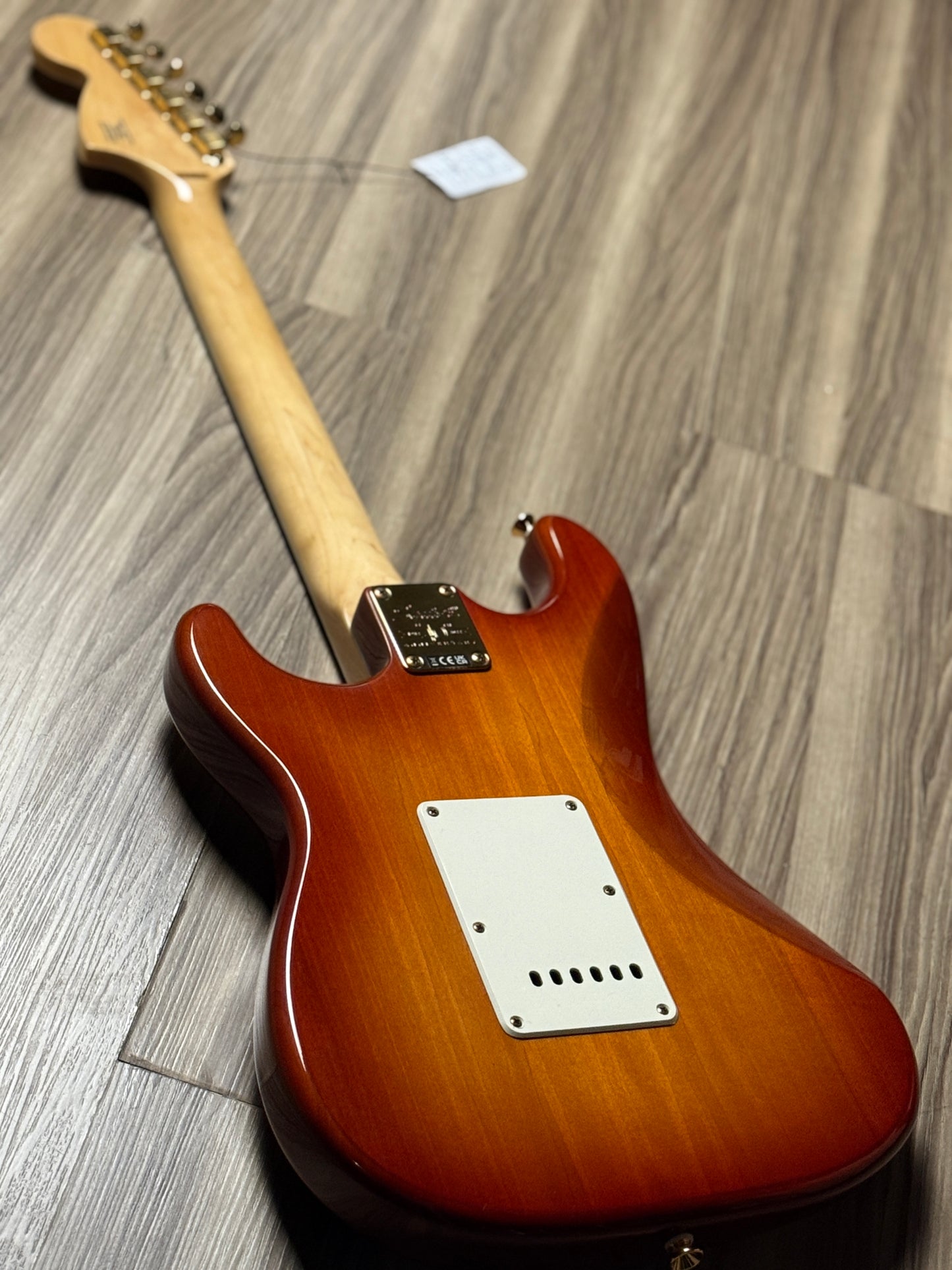 Squier 40th Anniversary Gold Edition Stratocaster in Sienna Sunburst (USED) ISSK21006456