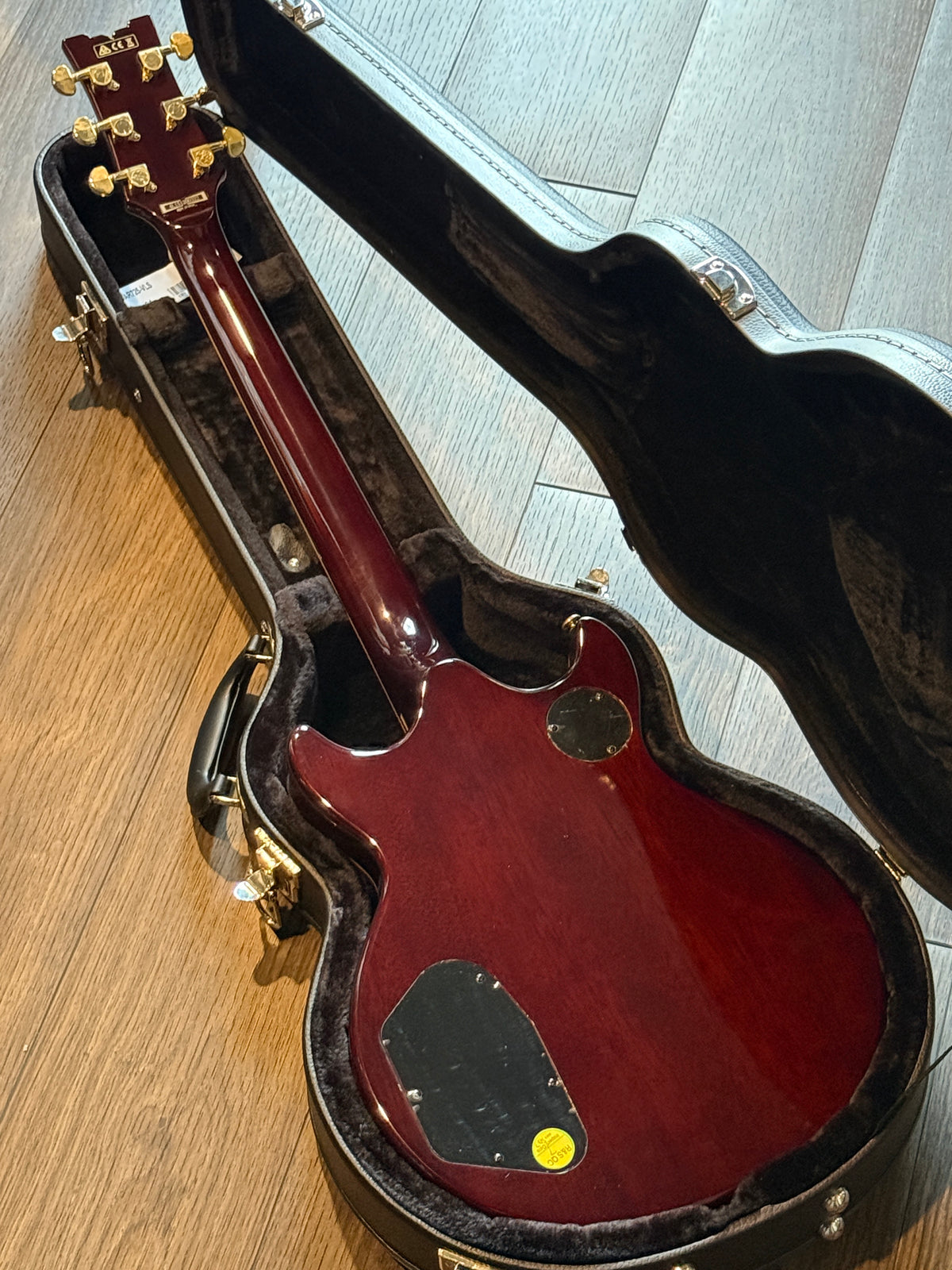 Ibanez AR Series AR725 in Violin Sunburst with Hardshell case