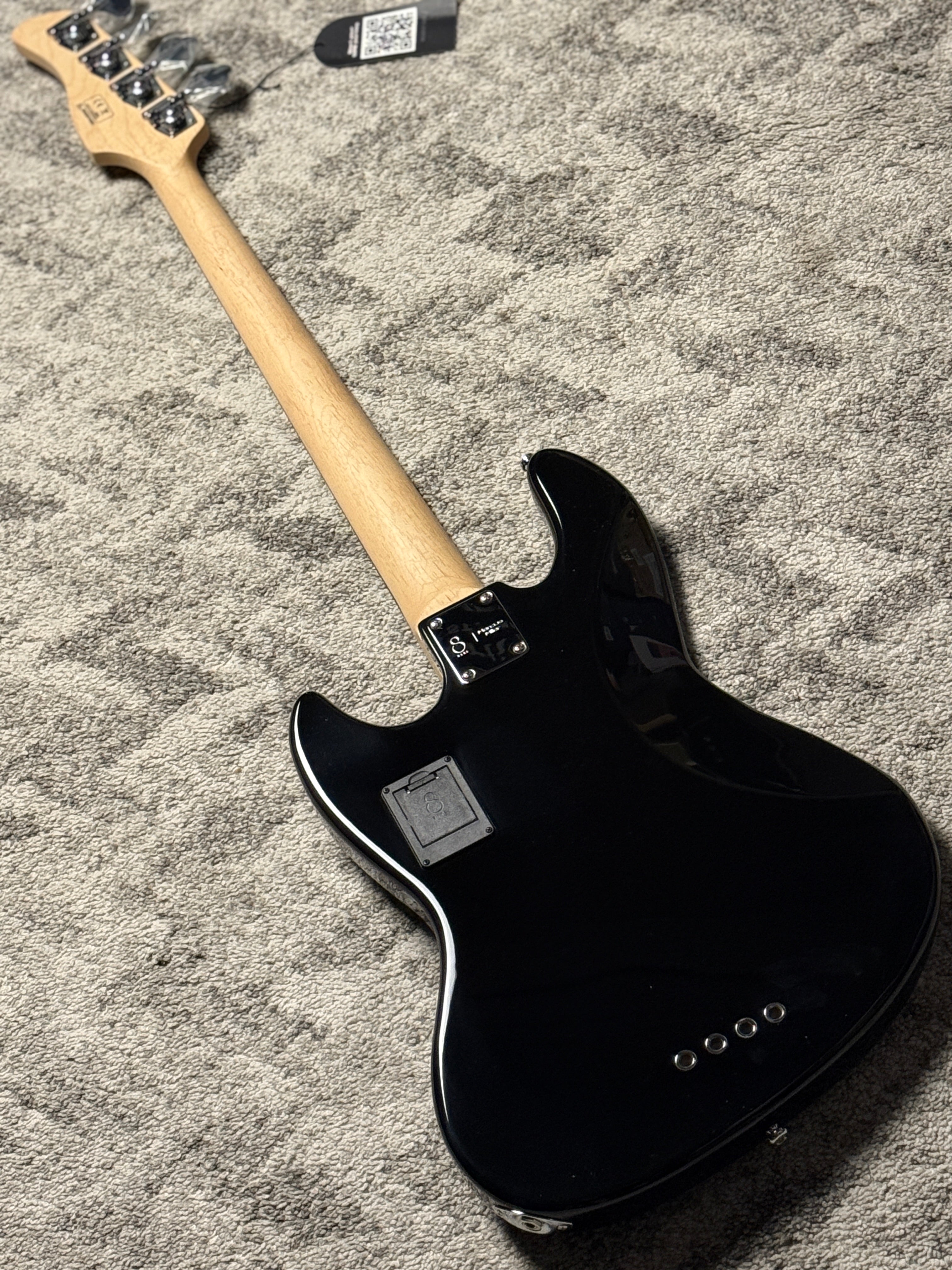 Sire Marcus Miller V3 4-String Bass 2nd Generation in Gloss Black