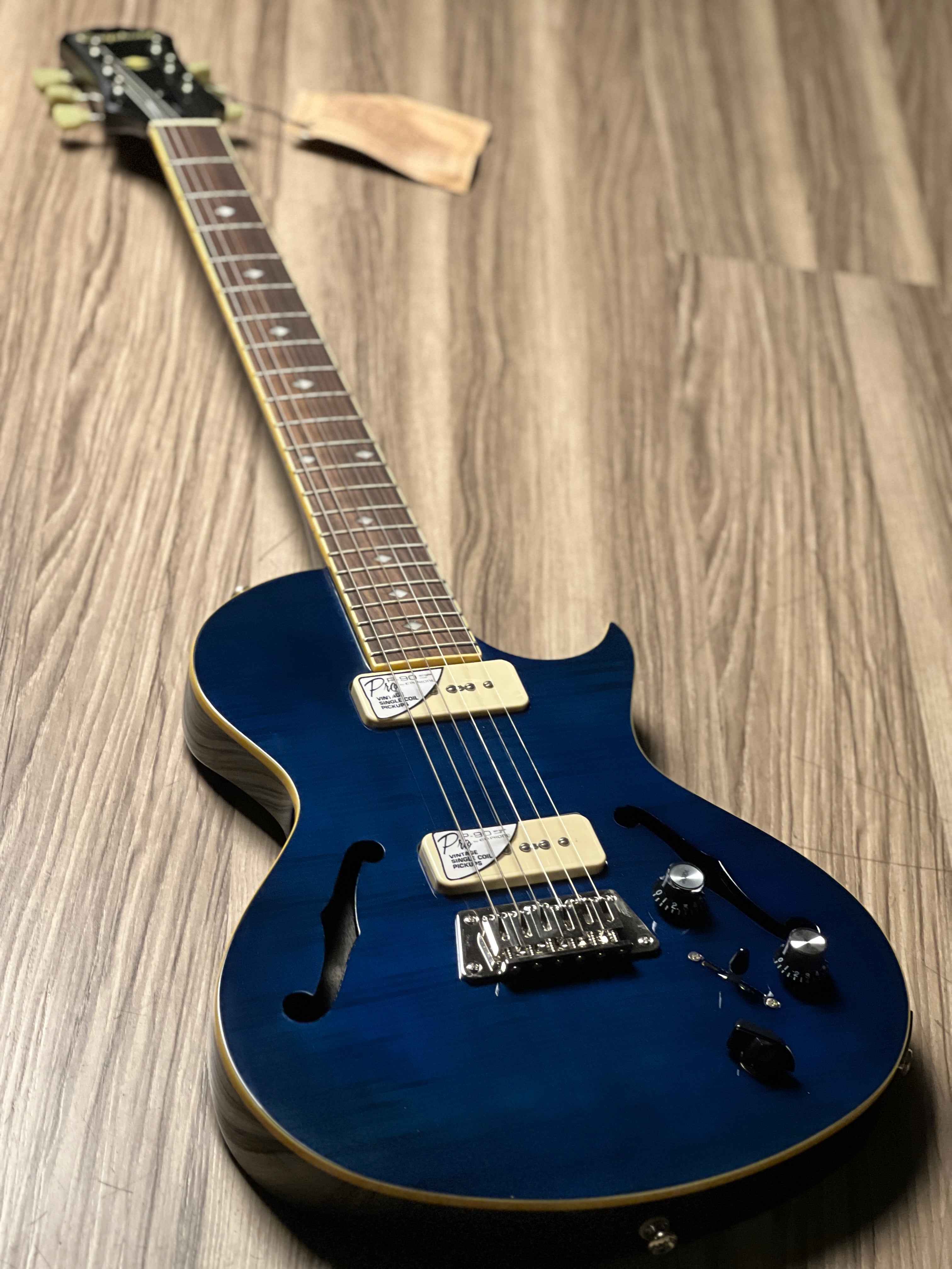 Epiphone Blueshawk Deluxe in Midnight Sapphire