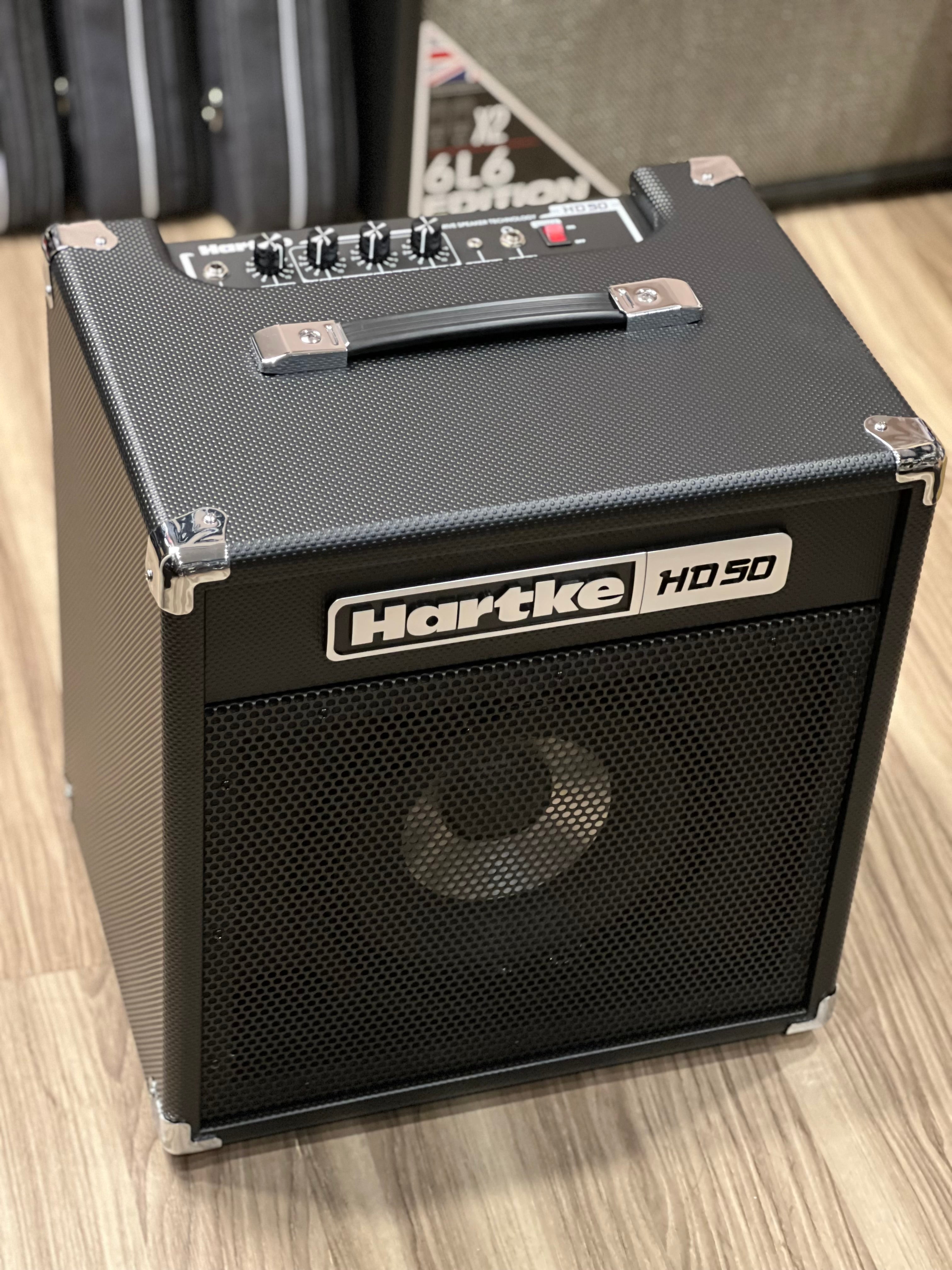 Hartke HD50 ベースアンプ Hartke HD50 1 x 10-inch 50-watt Bass Combo Amp – nafiriguitar.com