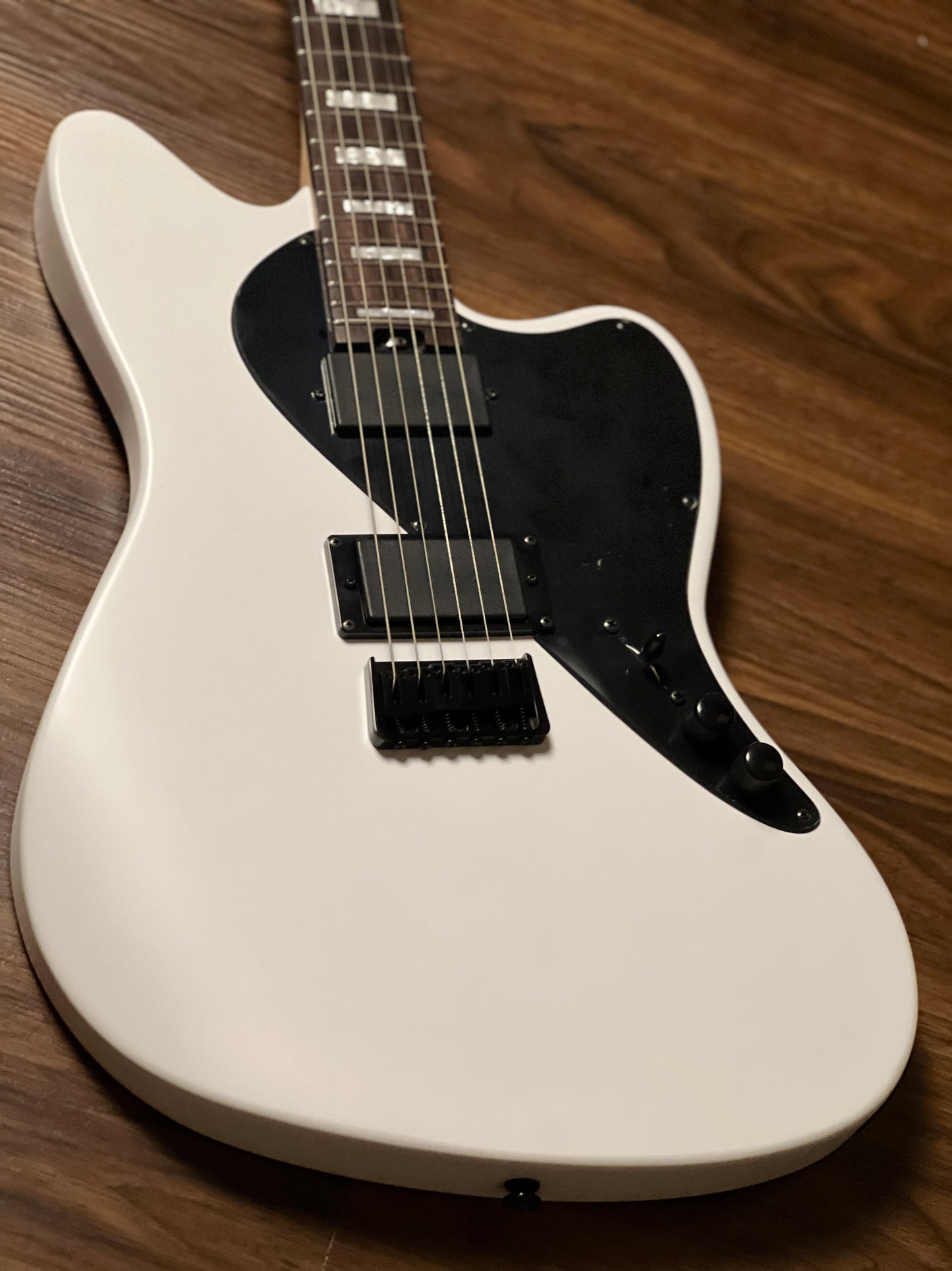 SLX Heron 24 HH Active in with Rosewood FB in Satin White