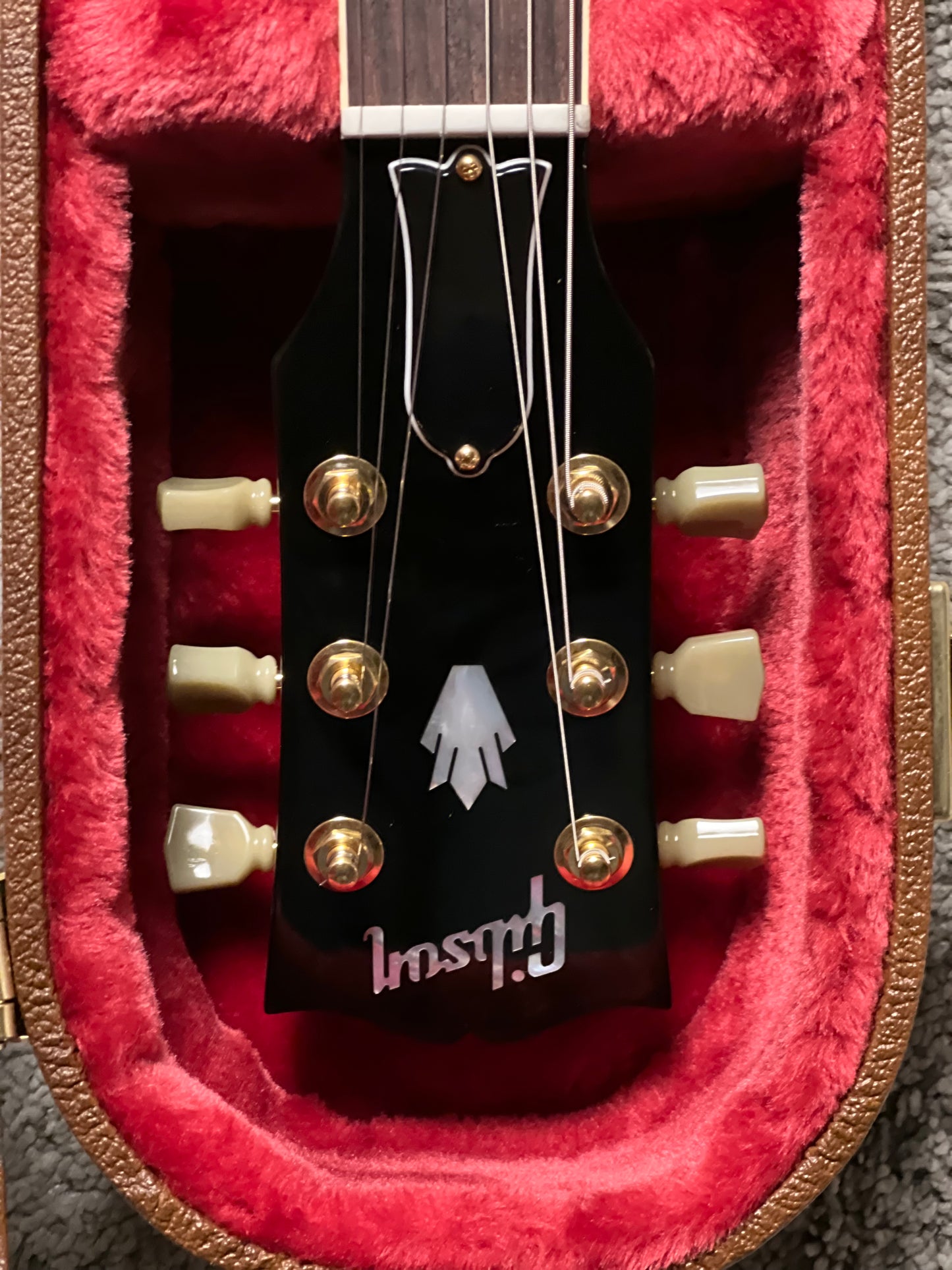 Gibson SG Standard '61 Maestro Vibrola T-Type in Ebony w/Case 232950039
