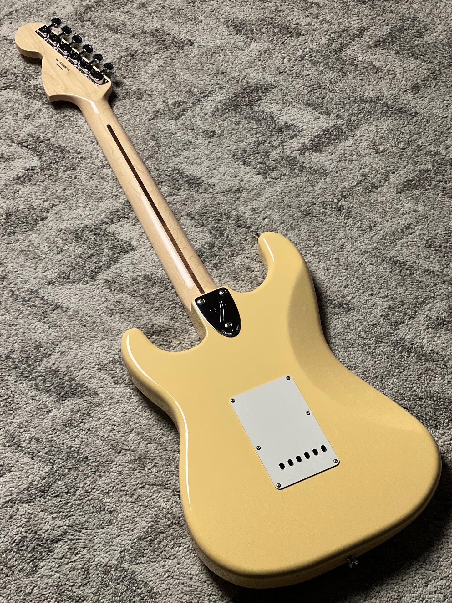 Fender Japan Traditional 70s Stratocaster with Maple FB in Vintage White JD25010795