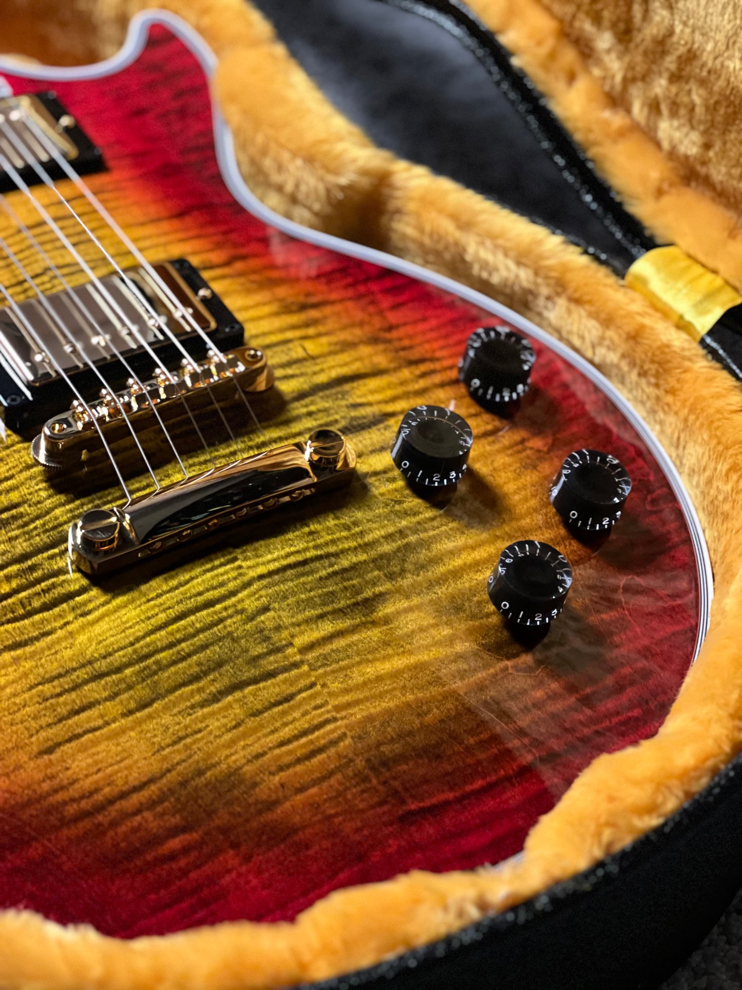 Gibson Custom Les Paul Axcess Custom Figured Top in Bengal Burst CS600464