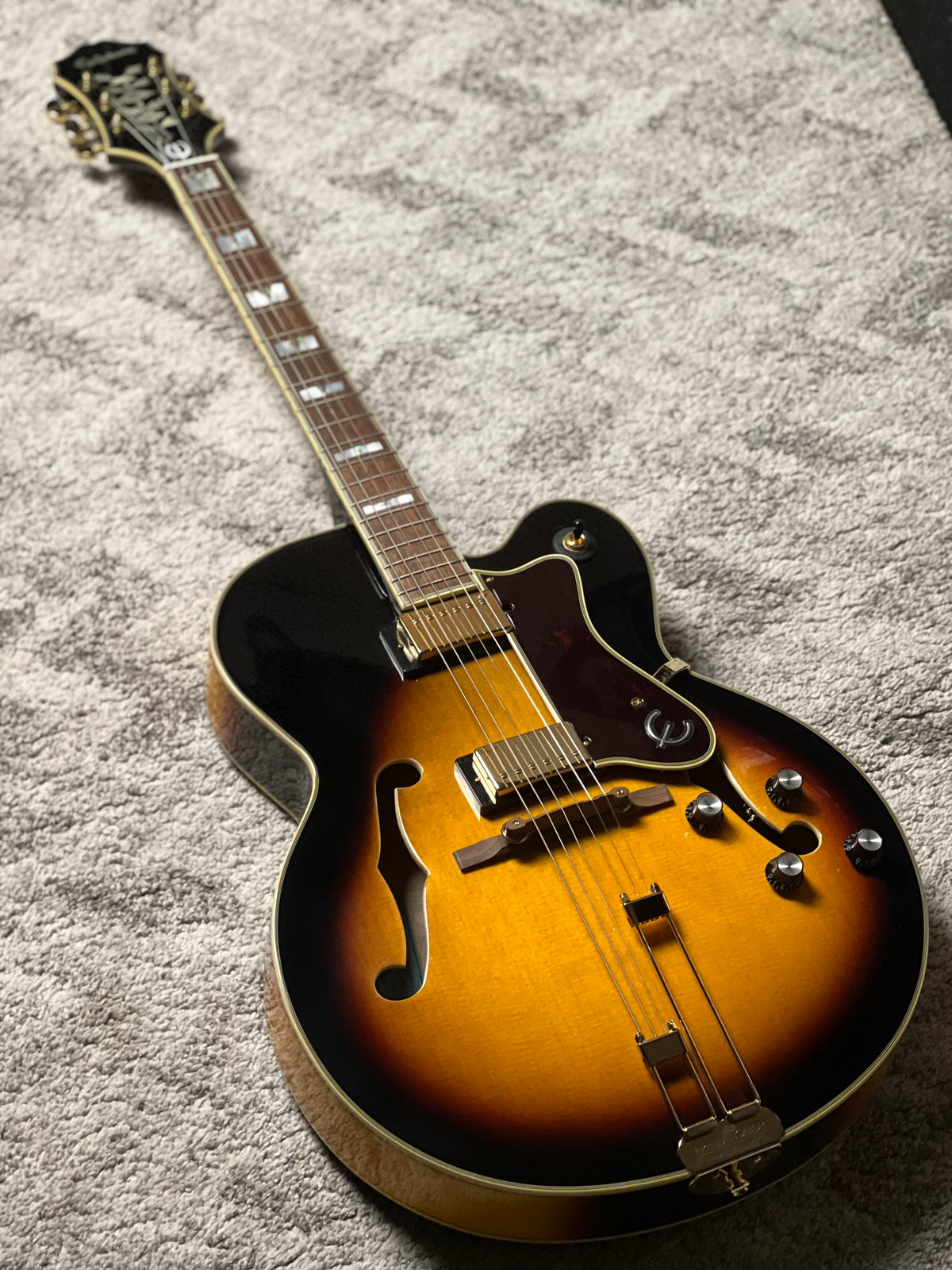 Epiphone Broadway Hollowbody w/Bag in Vintage Sunburst 