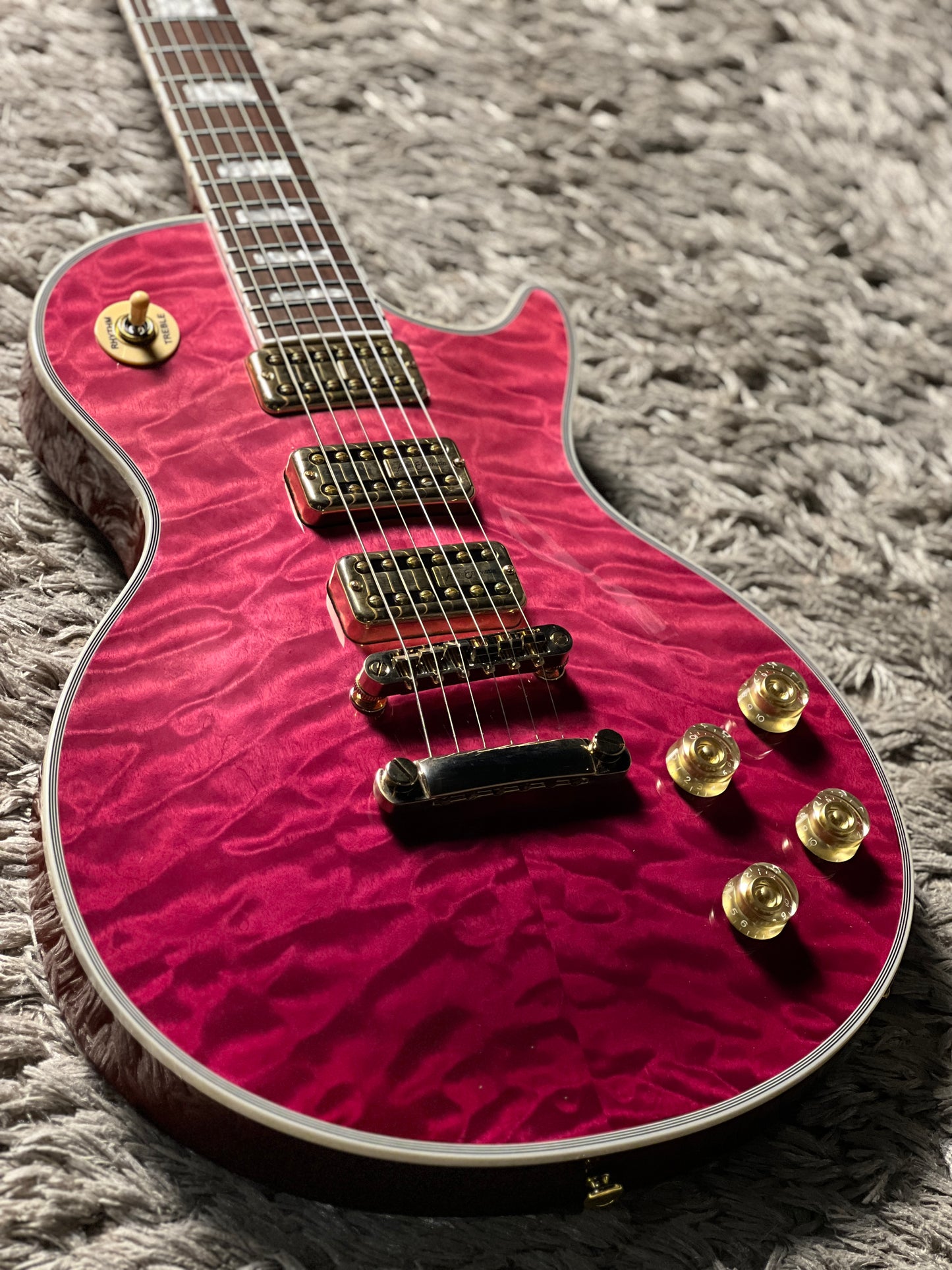 Soloking SLS50QM T3 with 5A Quilt Top in Magenta Surf