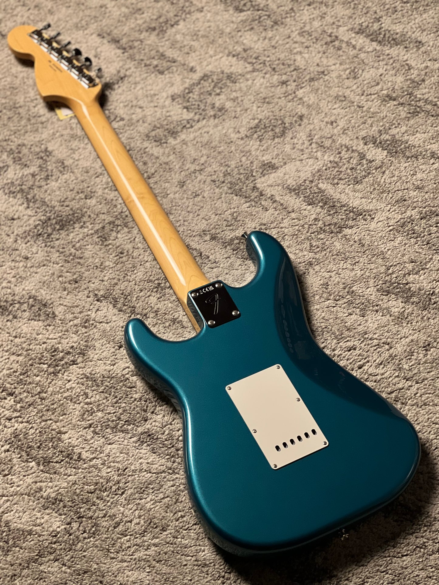 Fender FSR Collection Traditional Late 60s Stratocaster with RW FB in Ocean Turquoise Metallic JD23025934