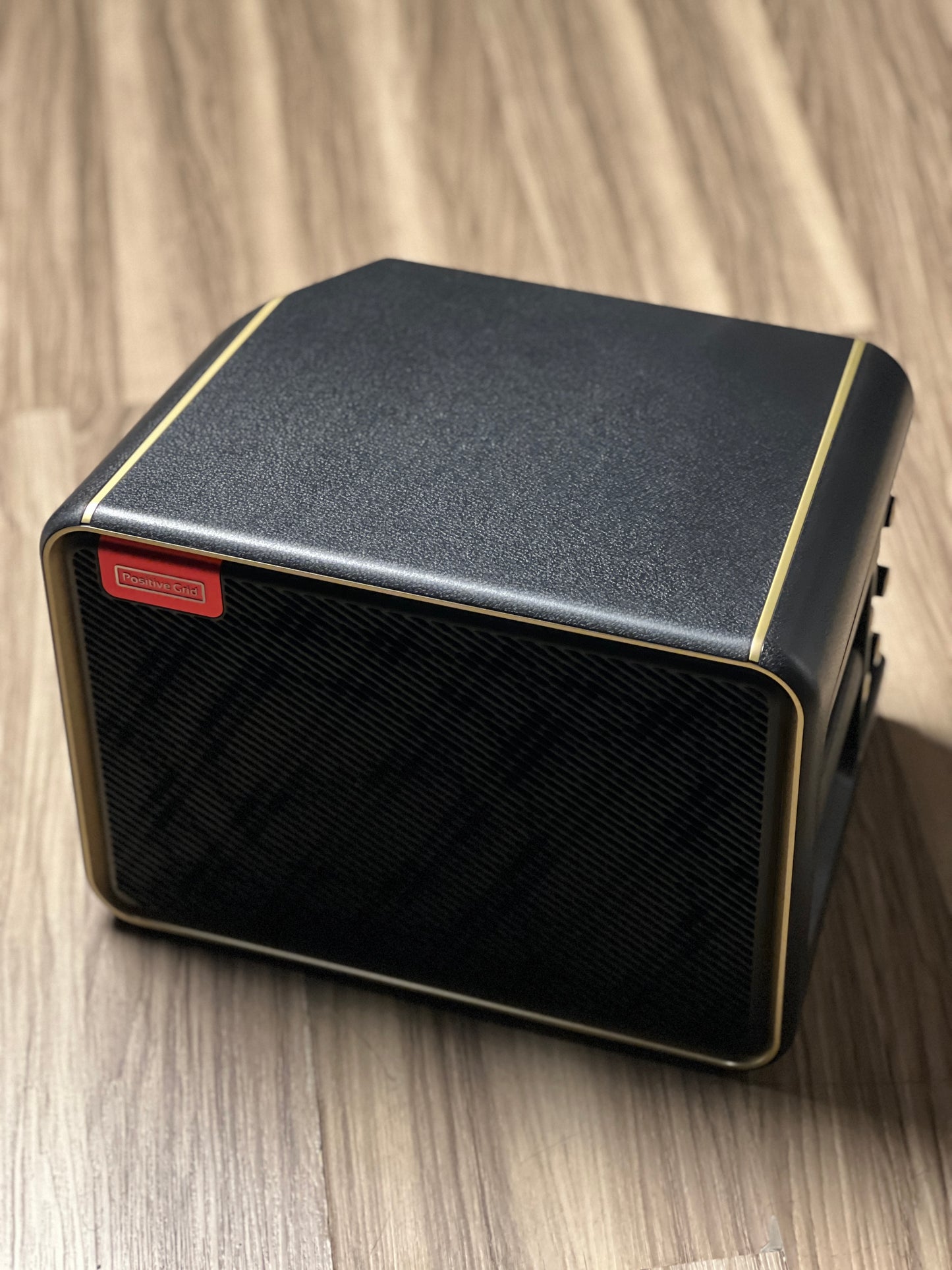 Positive Grid Spark Smart Combo Amplifier สำหรับกีตาร์ไฟฟ้าและอะคูสติกและเบส 