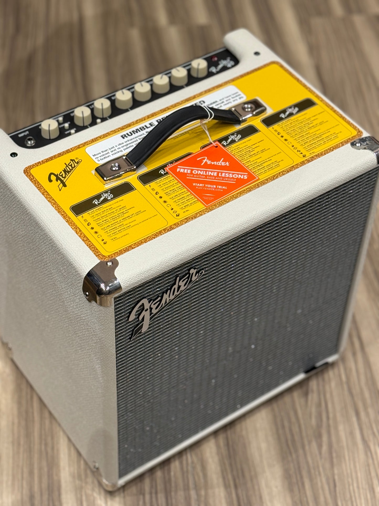 Fender Rumble 40 V3 Bass Amplifier in Ivory
