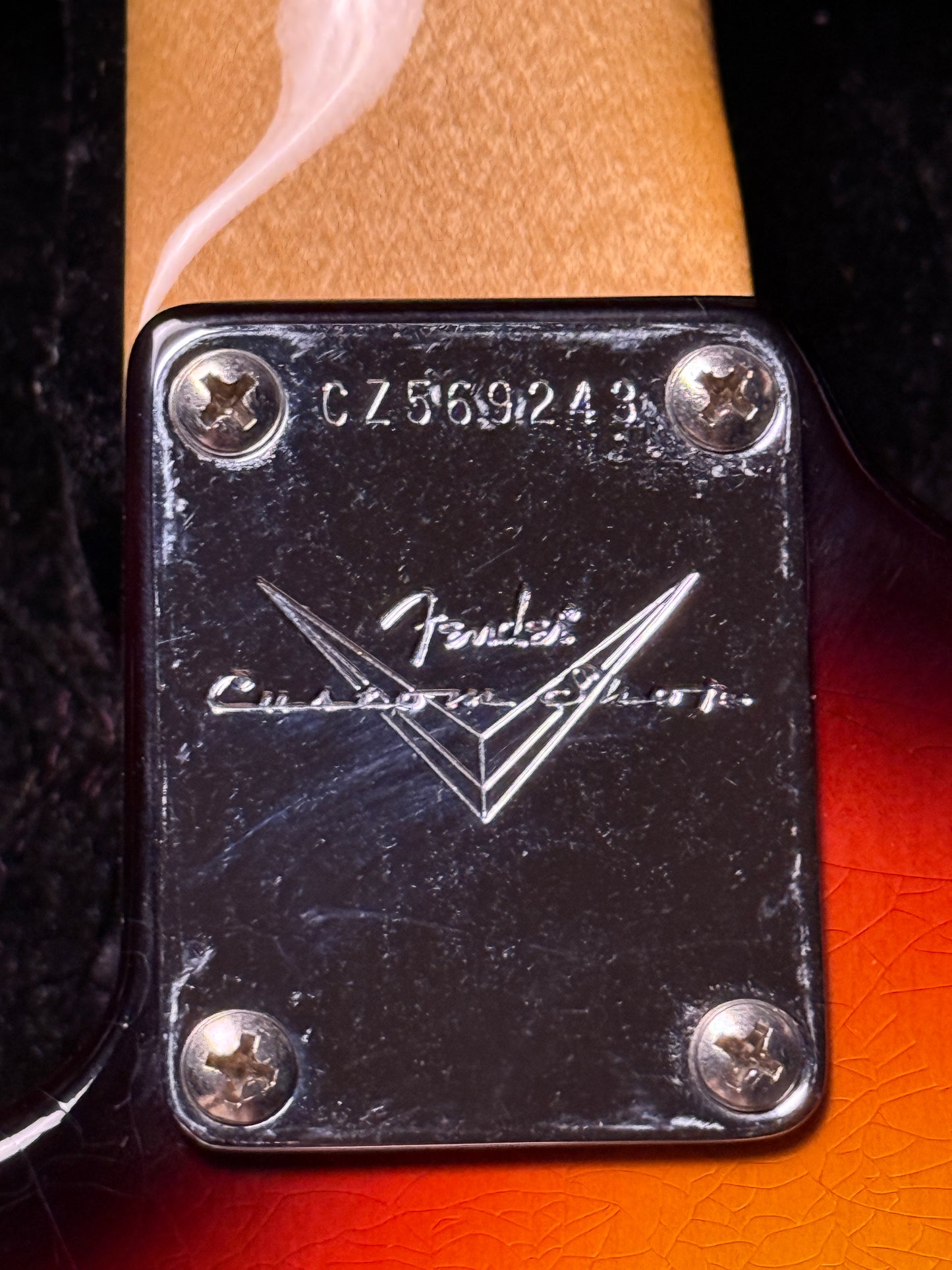 Fender Custom Shop 1968 Stratocaster Deluxe Closet Classic Maple in 3-color Sunburst CZ569243