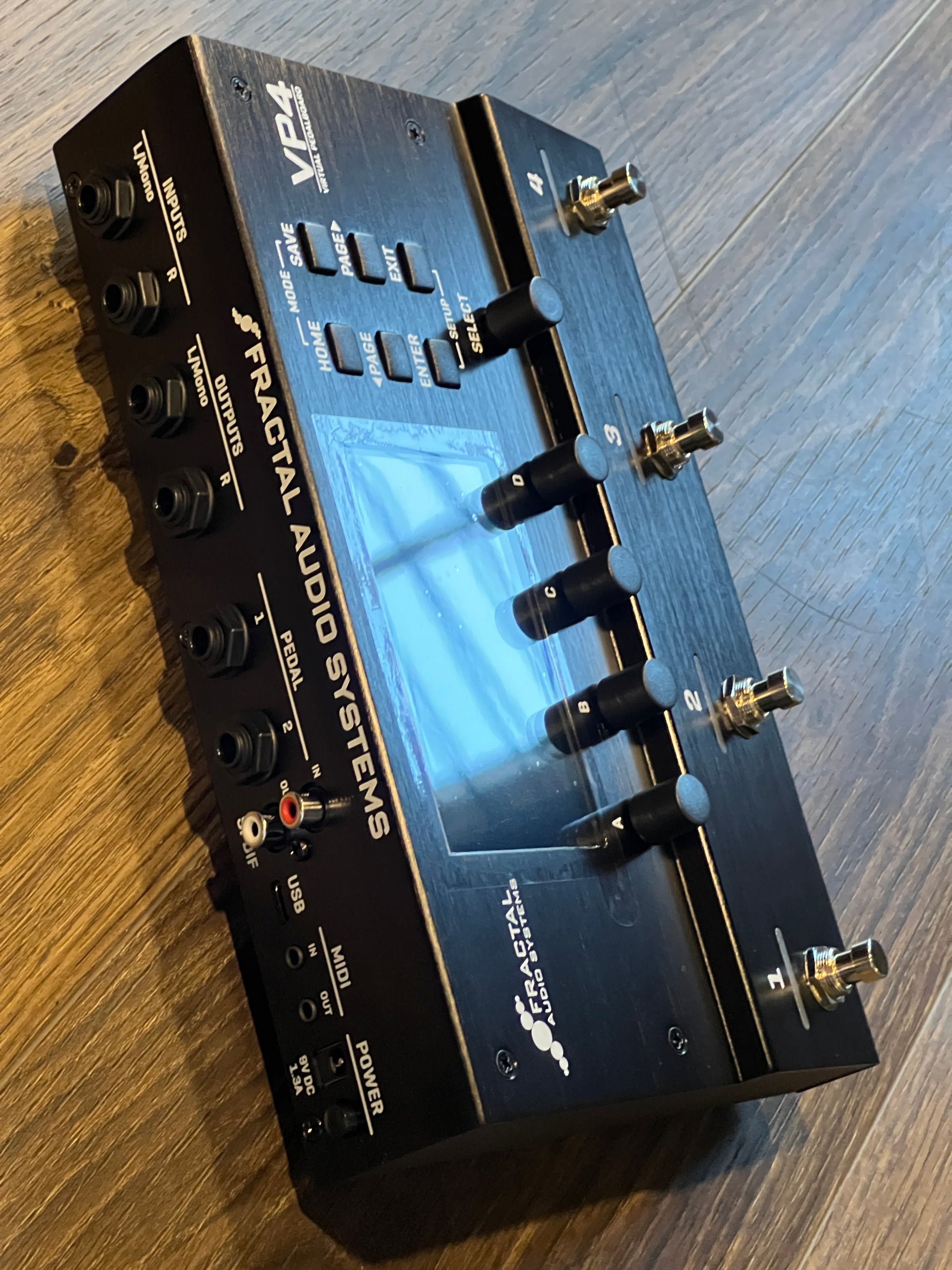 Fractal Audio VP4 Virtual Pedalboard Compact Multi-FX –