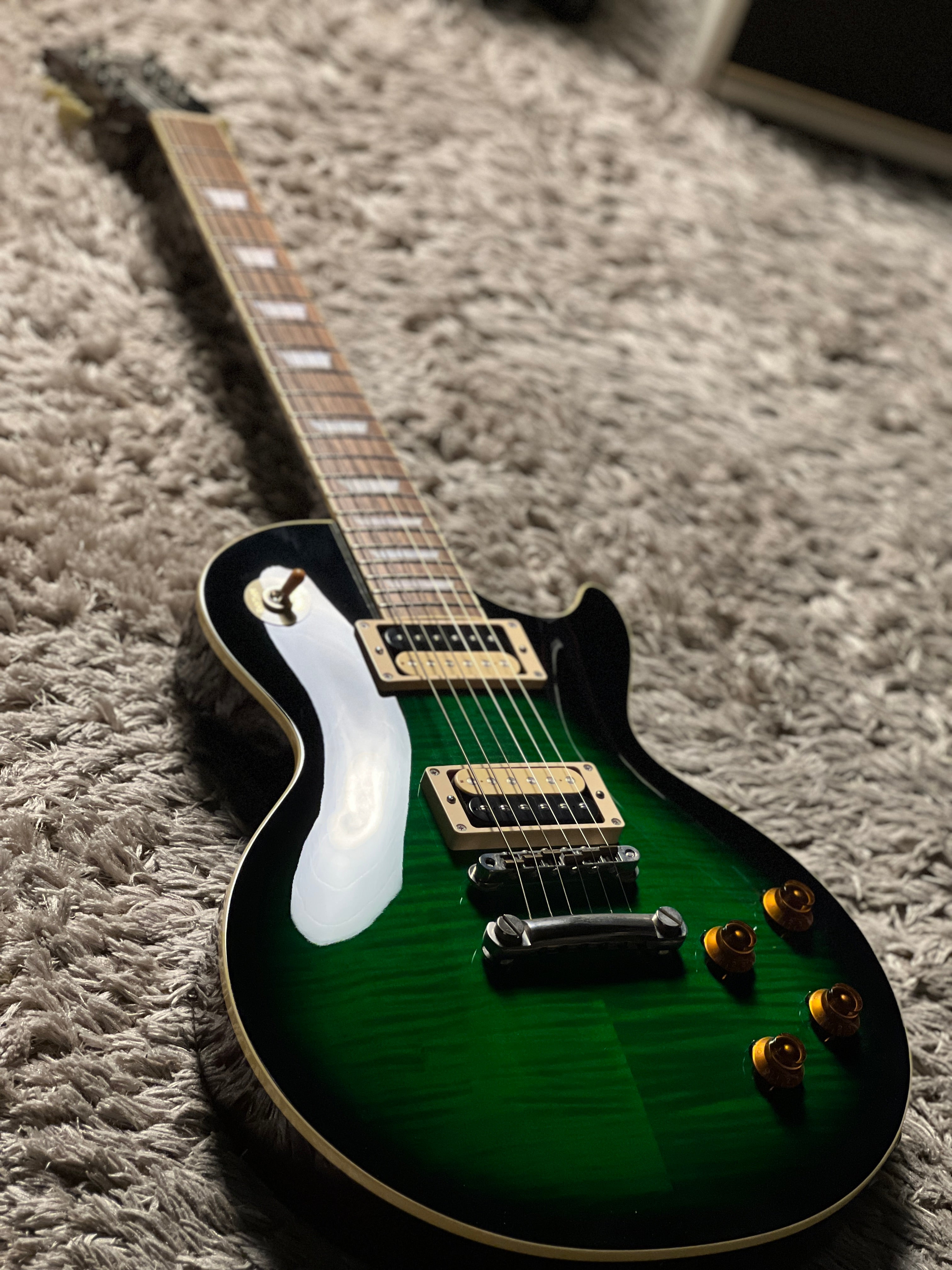 Tokai – nafiriguitar.com