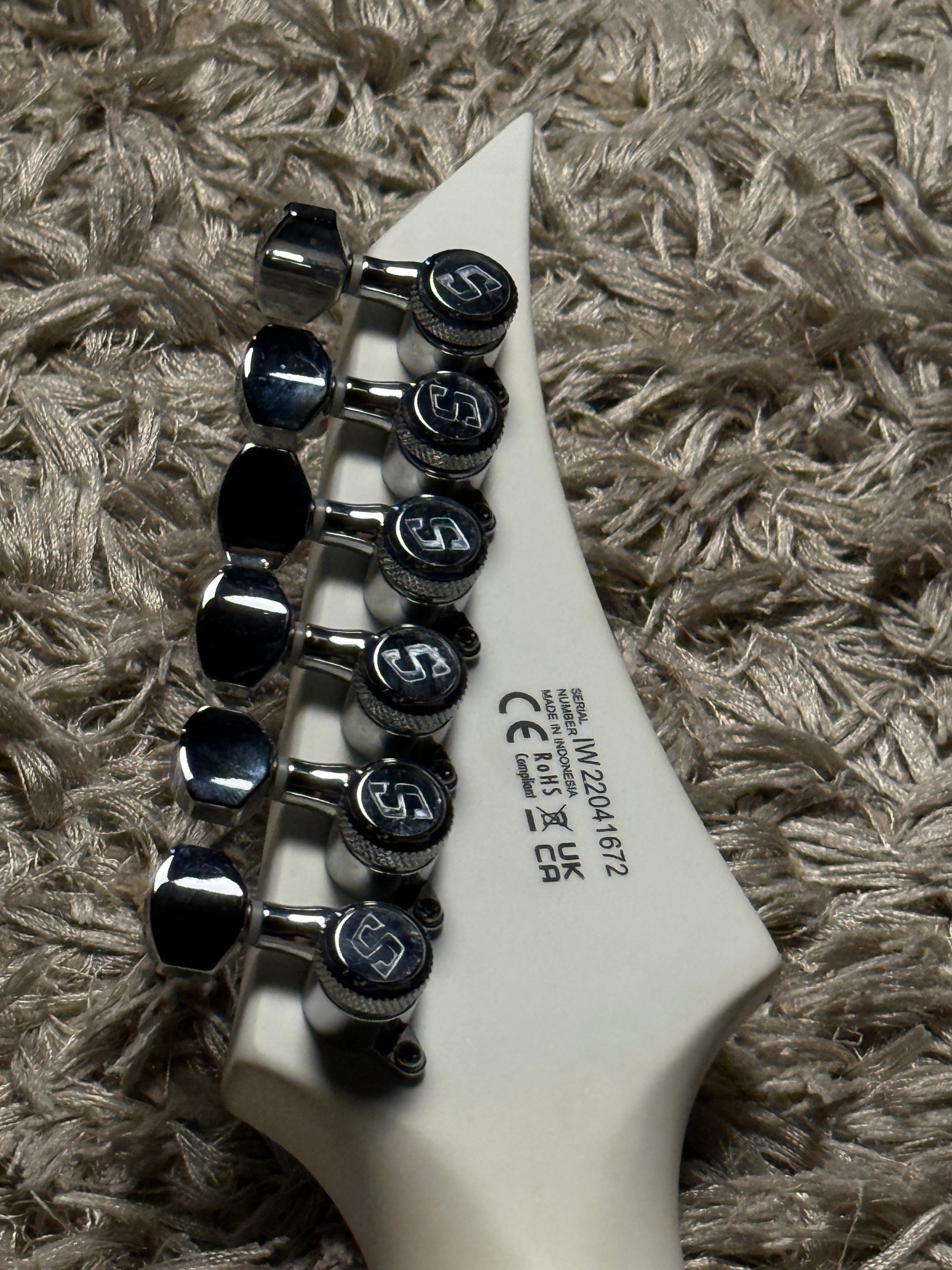 Solar A1.6VINTER in Pearl White Matte – nafiriguitar.com