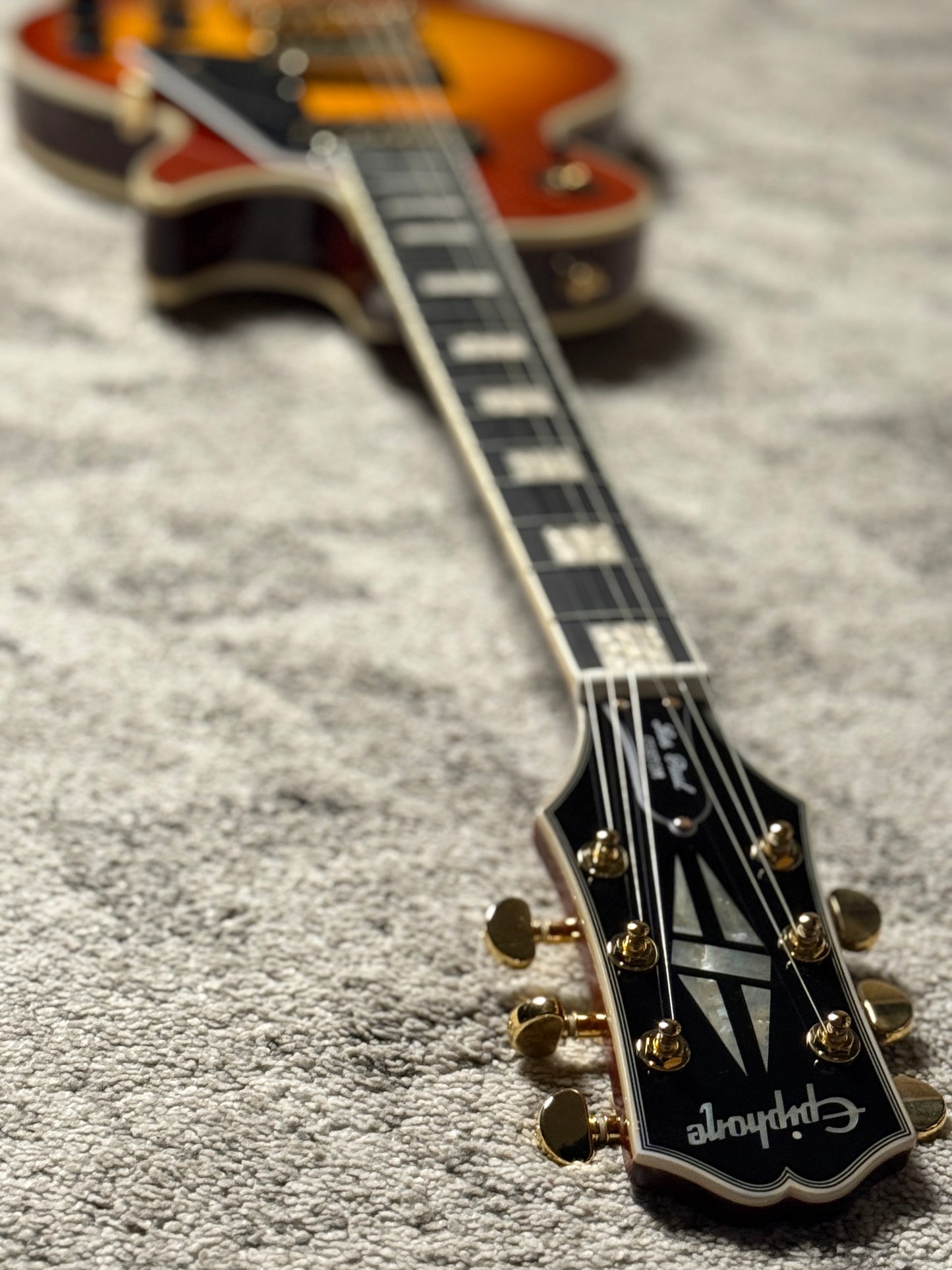 Epiphone Les Paul Custom Quilt in Iced Tea Burst