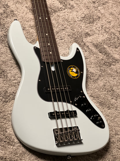 Sire Marcus Miller V3 5-String 2nd Generation in Sonic Blue