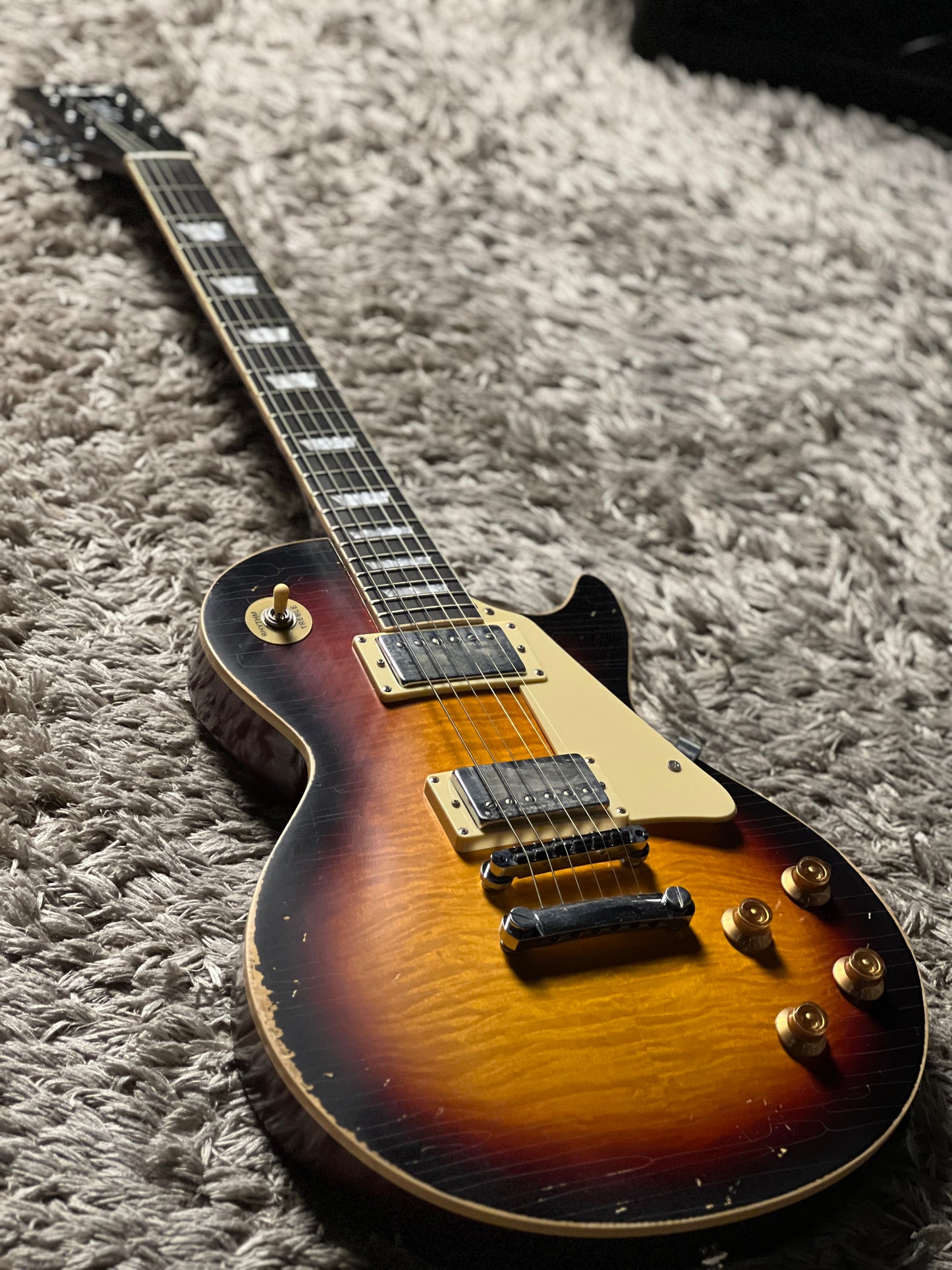 SLX Eagle Antique in Bourbon Burst with Nitrocellulose Lacquer (Medium Relic)