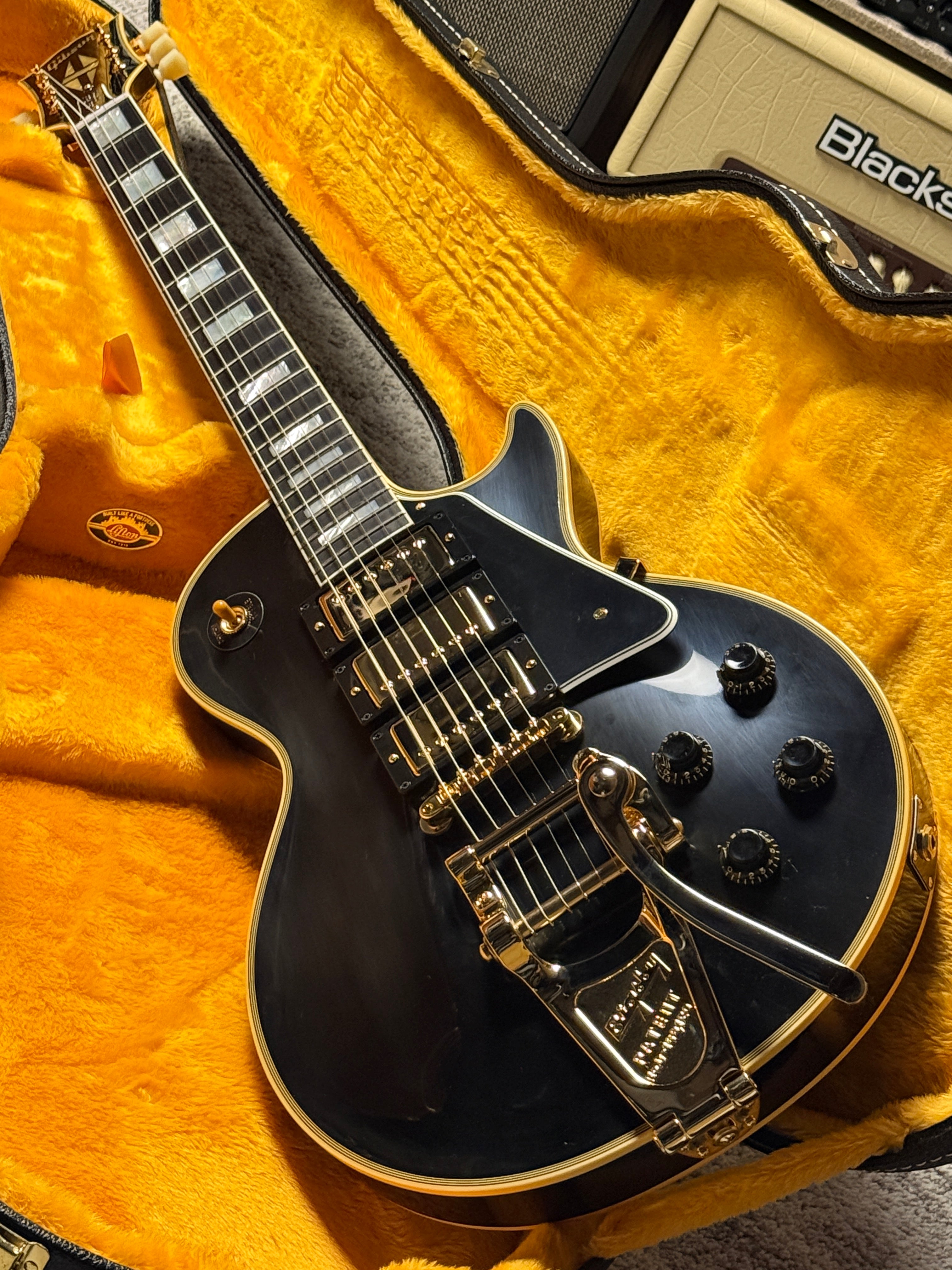 Gibson 1957 Les Paul Custom Reissue 3-Pickup Bigsby in Ebony w