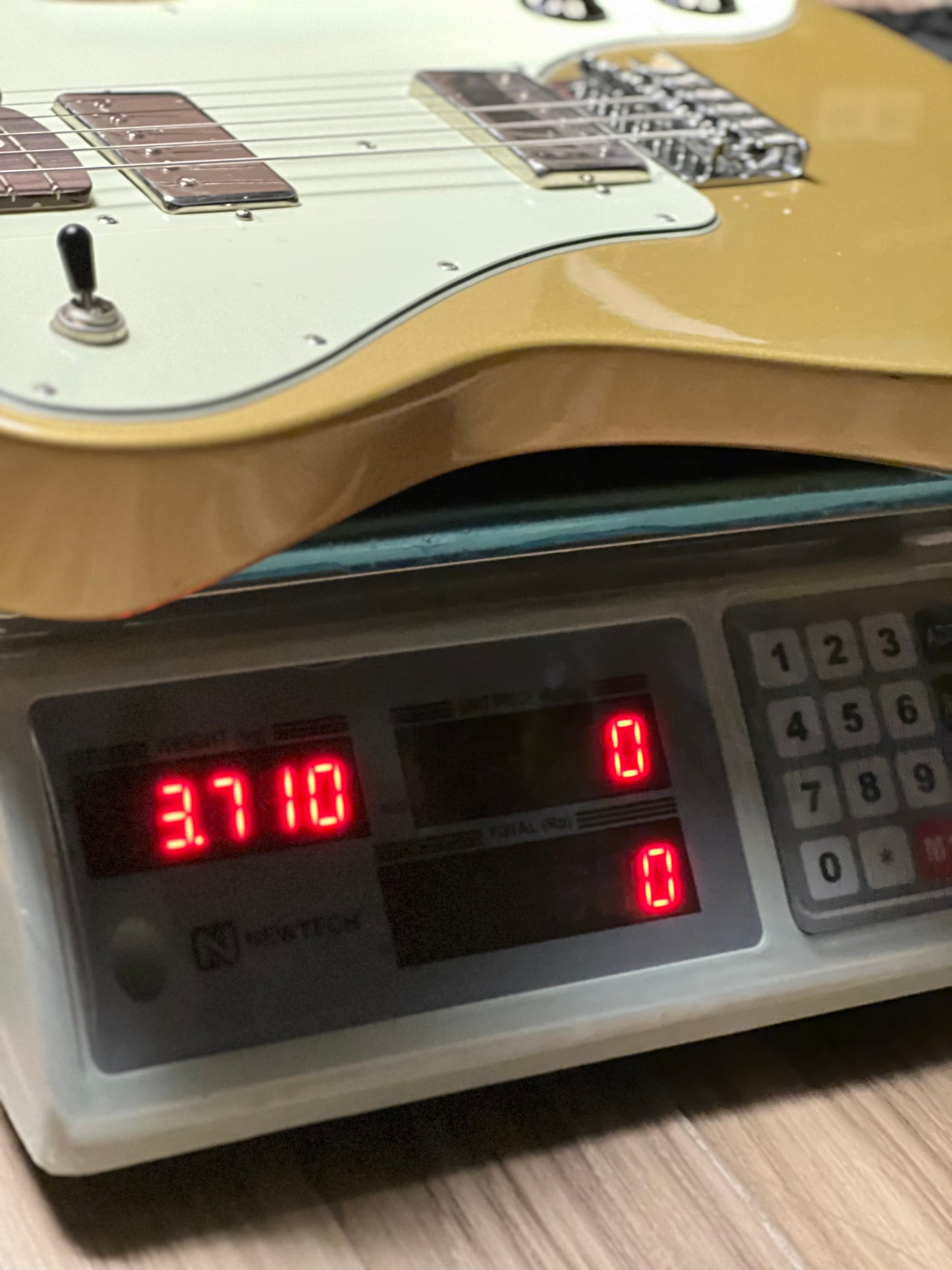 Fender Chris Shiflett Telecaster Deluxe with Case in Shoreline Gold MX22072937