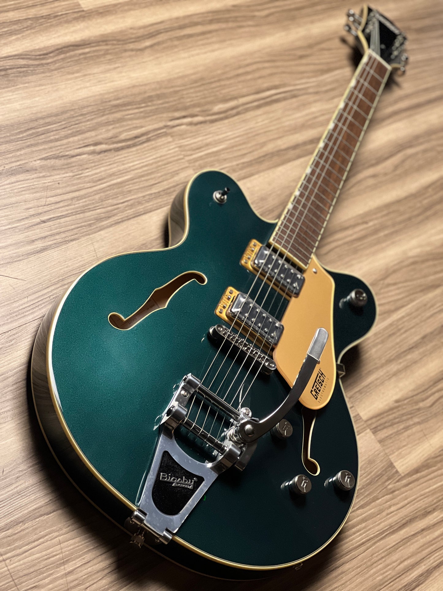 Gretsch G5622T Electromatic Center Block Double-Cut Electric Guitar w/Bigsby In Cadillac Green