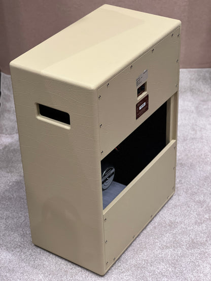 Blackstar Debut 212V Vertical 100-watt 2 x 12-inch Cabinet in Cream