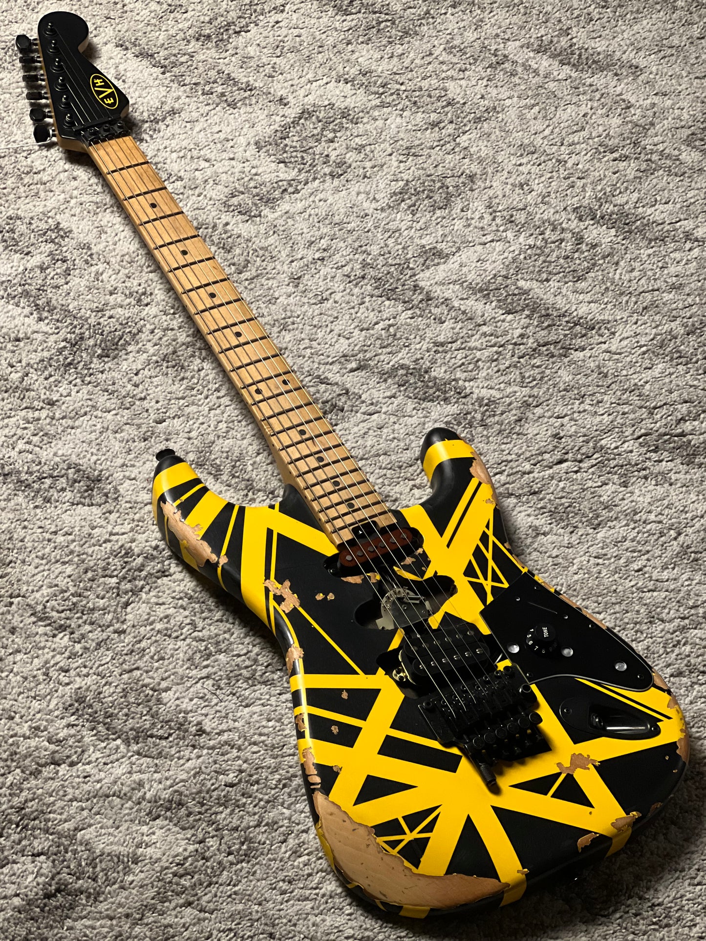 EVH Striped Series Frankenstein Frankie in Black w/Yellow Stripes