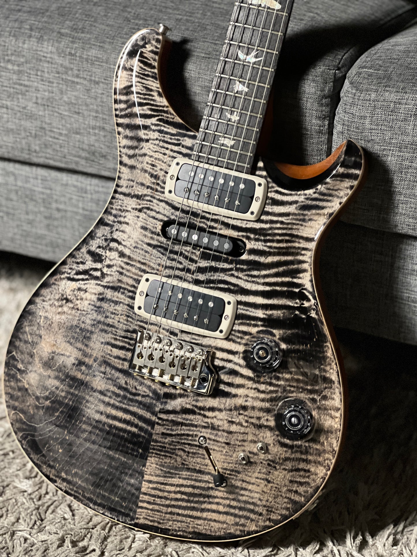 PRS Modern eagle V in Charcoal S/N 23 0357153