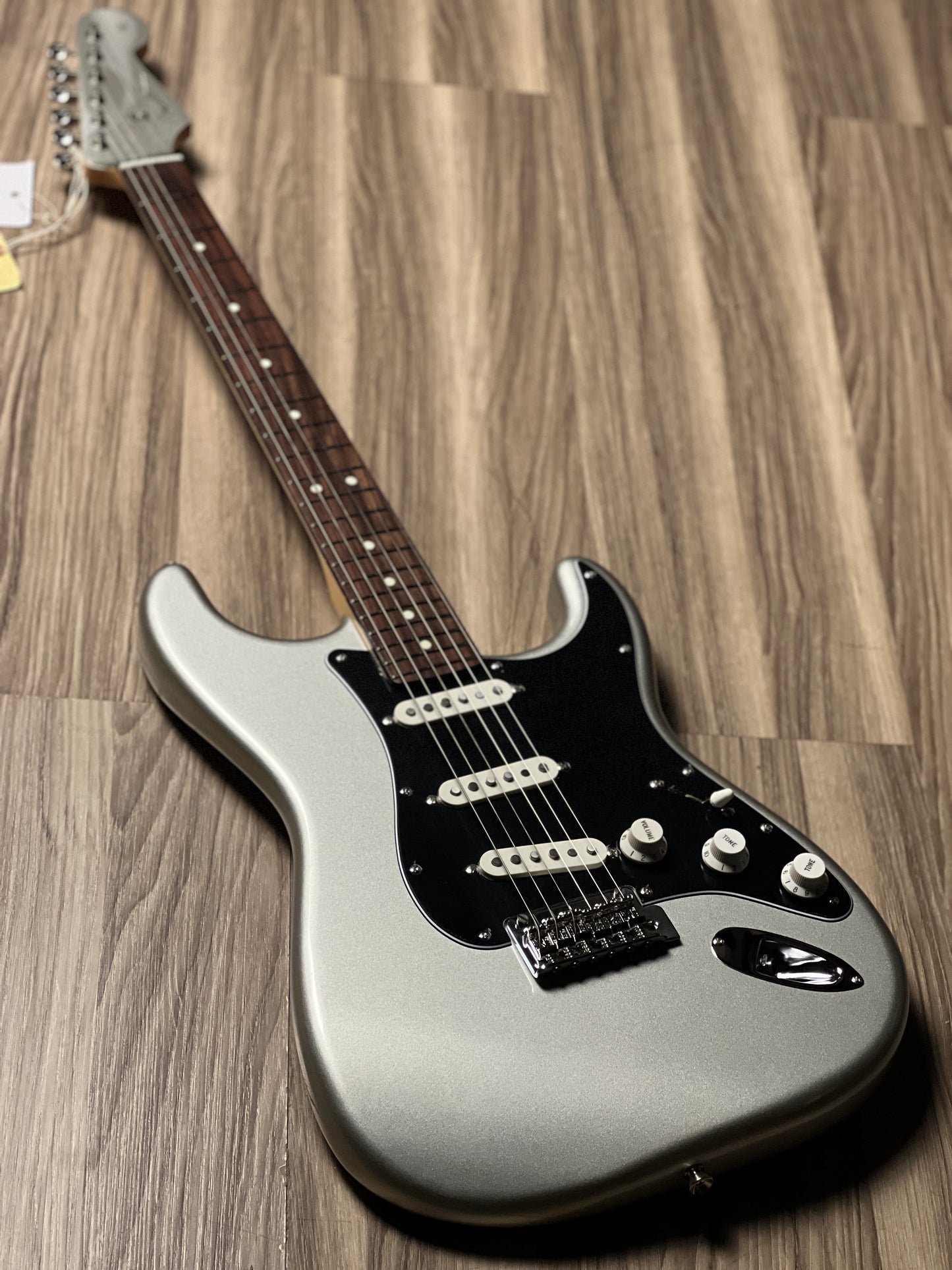 Fender FSR Collection Hybrid II Stratocaster with RW FB in Inca Silver JD24028350