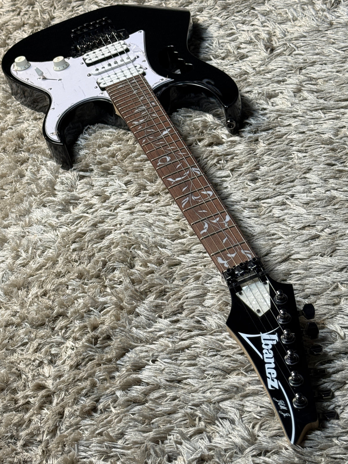 Ibanez Steve Vai JEM-JR in Black I260815026 (USED)