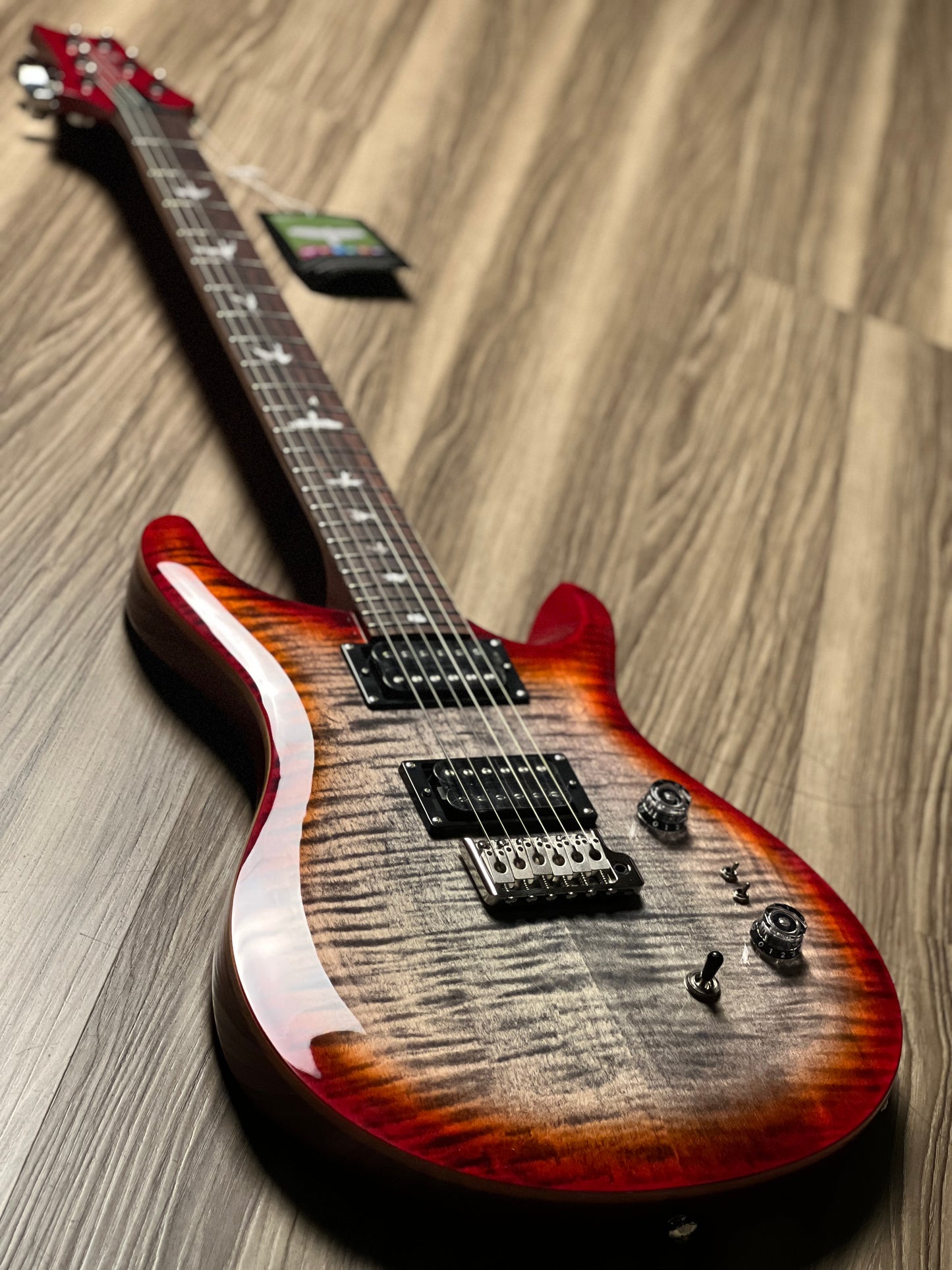 PRS SE Custom 24-08 flame in Charcoal Cherry Burst