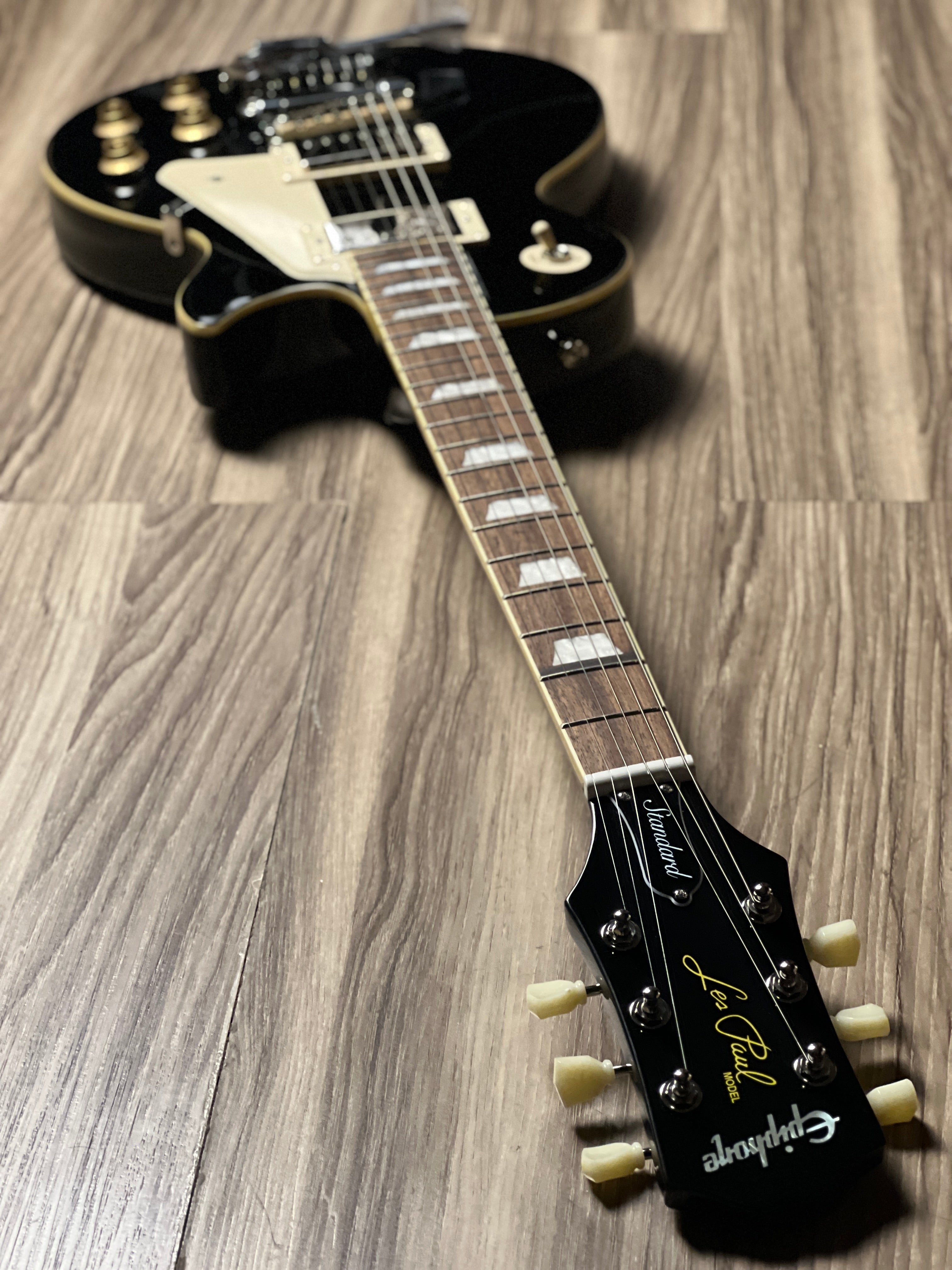 Epiphone Les Paul Standard 50s Bigsby in Ebony w/Premium Gigbag