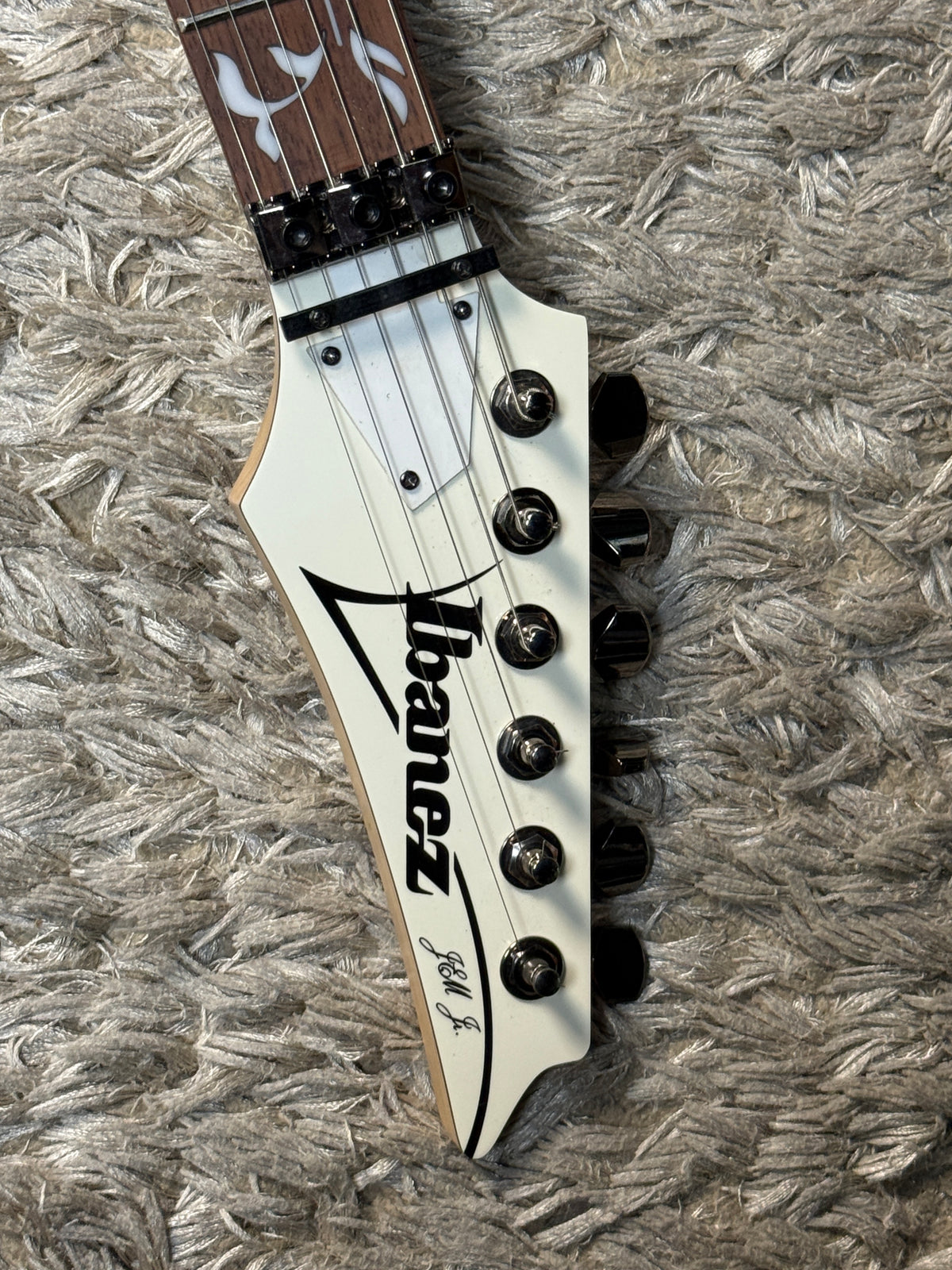 Ibanez Steve Vai JEM-JR in White I260607598 (USED)
