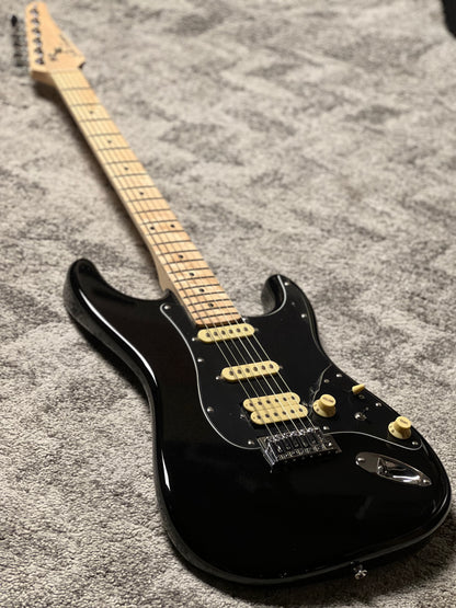 SLX Hawk Classic Essentials 22 HSS with Maple FB in Black