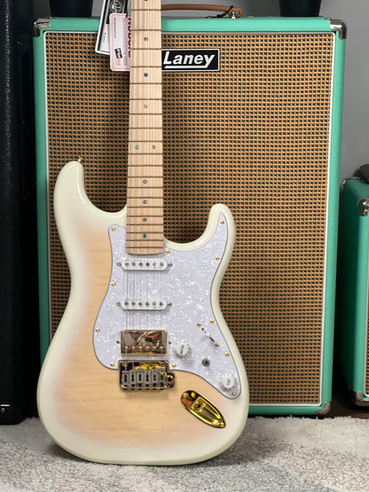 Soloking MS-1 FM Artisan พร้อมคอเปลวไฟย่างใน Nafiri Special Run สีแดงใส JESCAR 