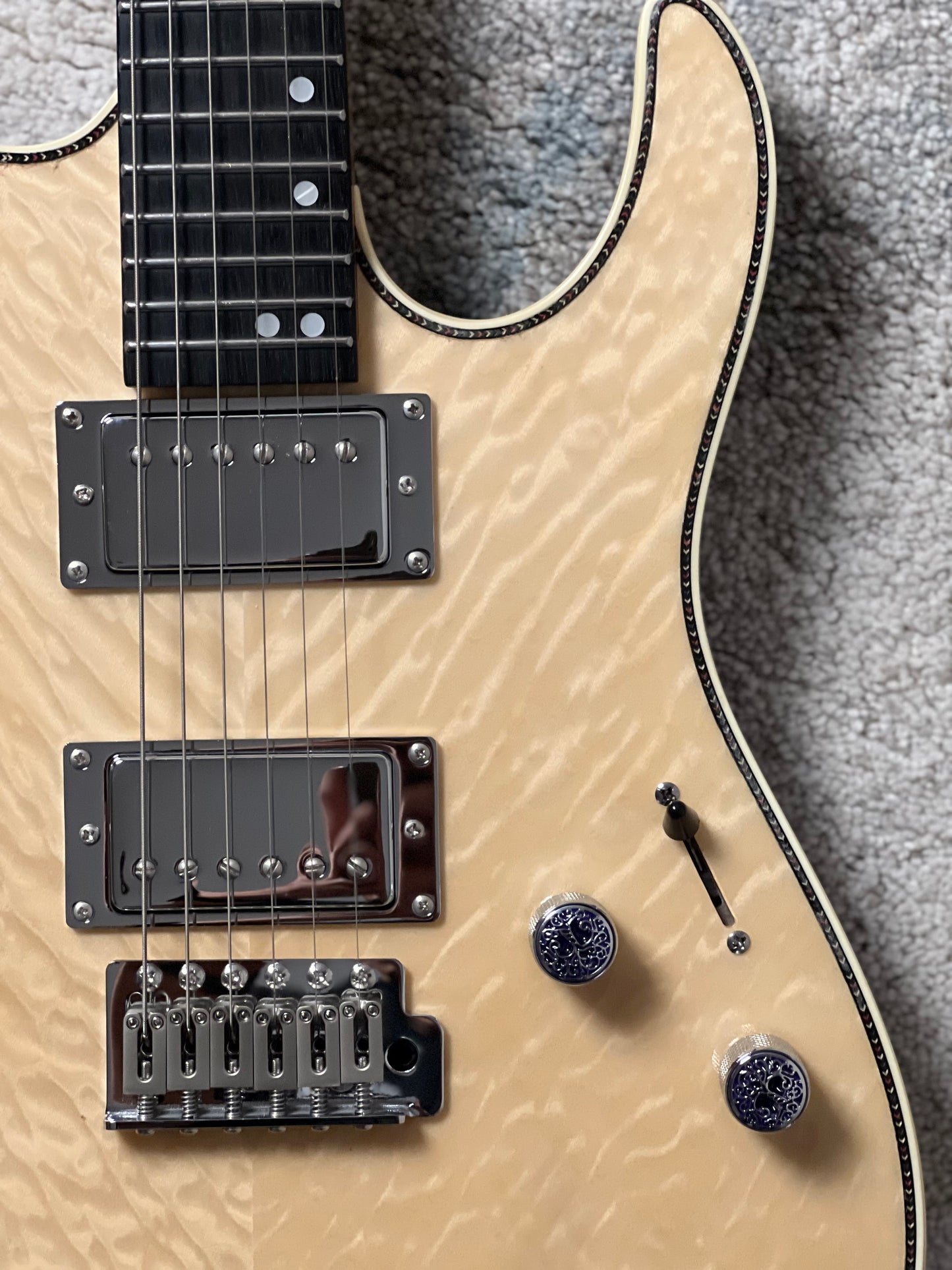 Dhatarattha Custom DST HH Quilt in Natural with Rosewood FB