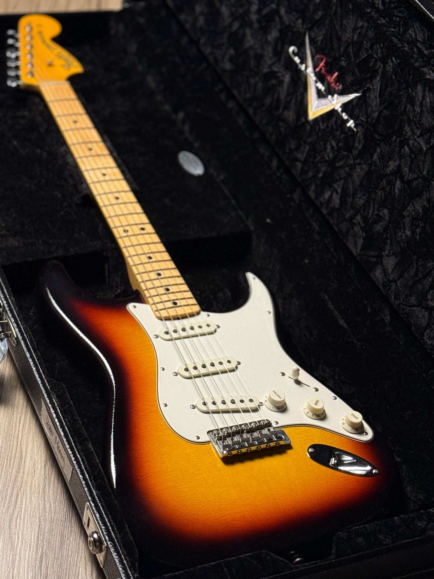 Fender Custom Shop 1968 Stratocaster Deluxe Closet Classic Maple in 3-color Sunburst CZ569243