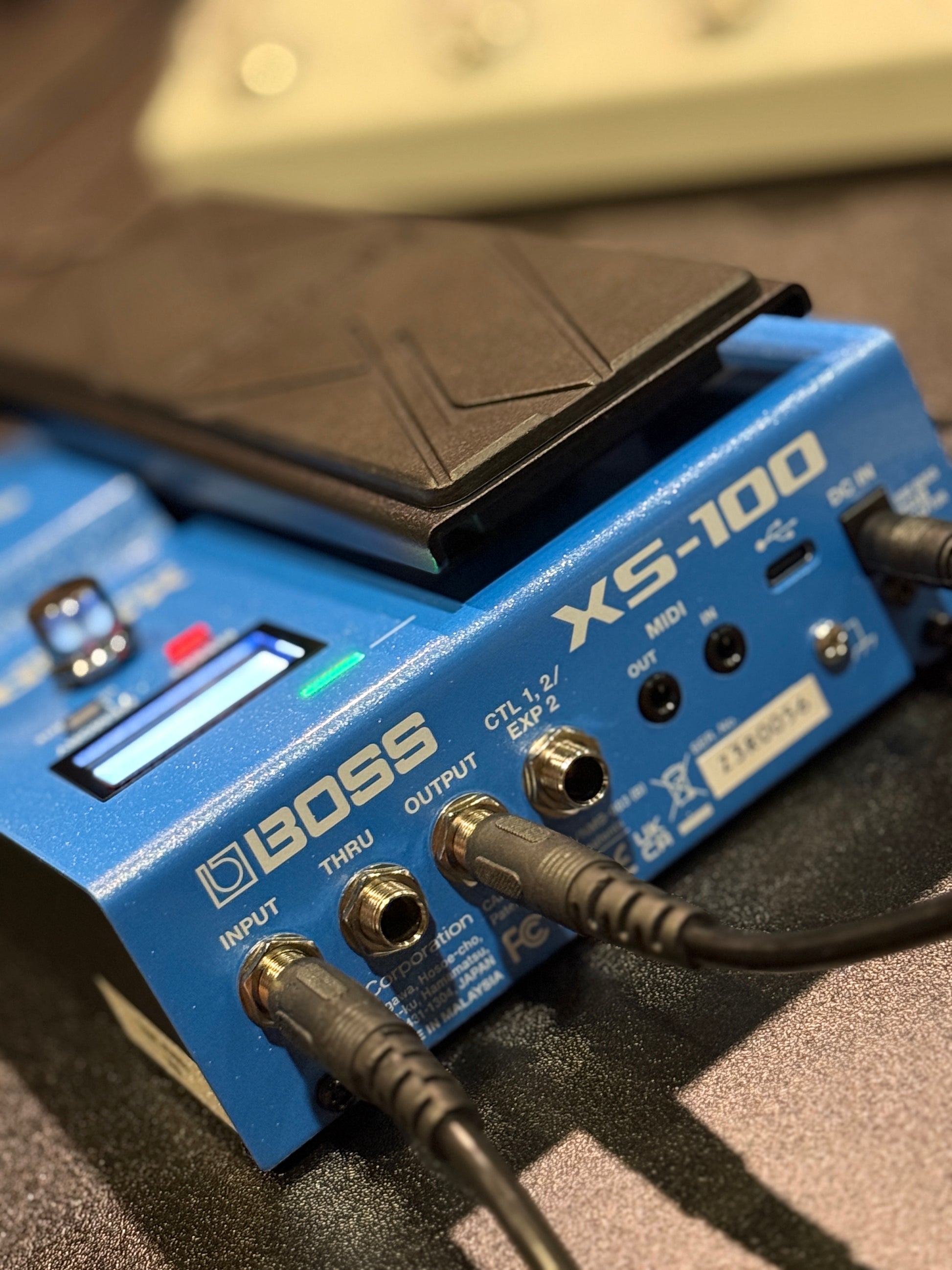poly capo pedal Boss XS-100 Poly Shifter Effects Pedal – nafiriguitar.com