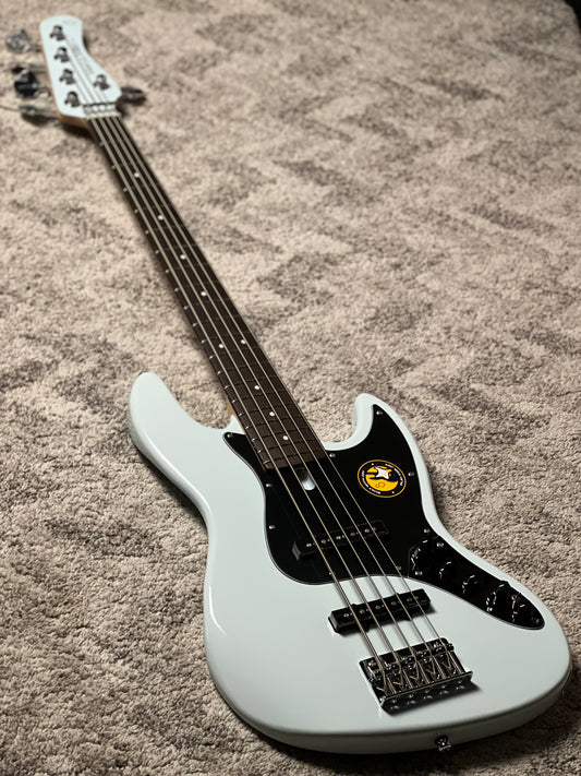 Sire Marcus Miller V3 5-String 2nd Generation in Sonic Blue