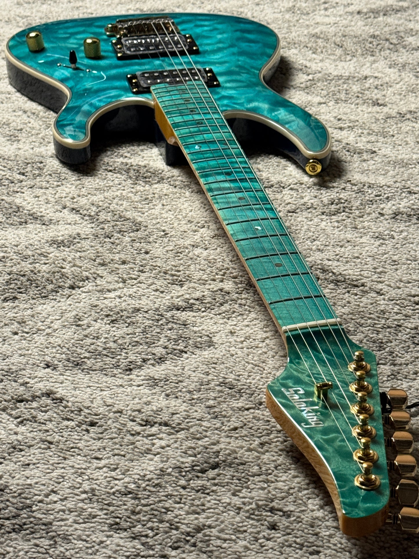 Soloking SM-22 HH QM Shredmaster with  Blue Tinted Maple FB in Trans Maldives Blue