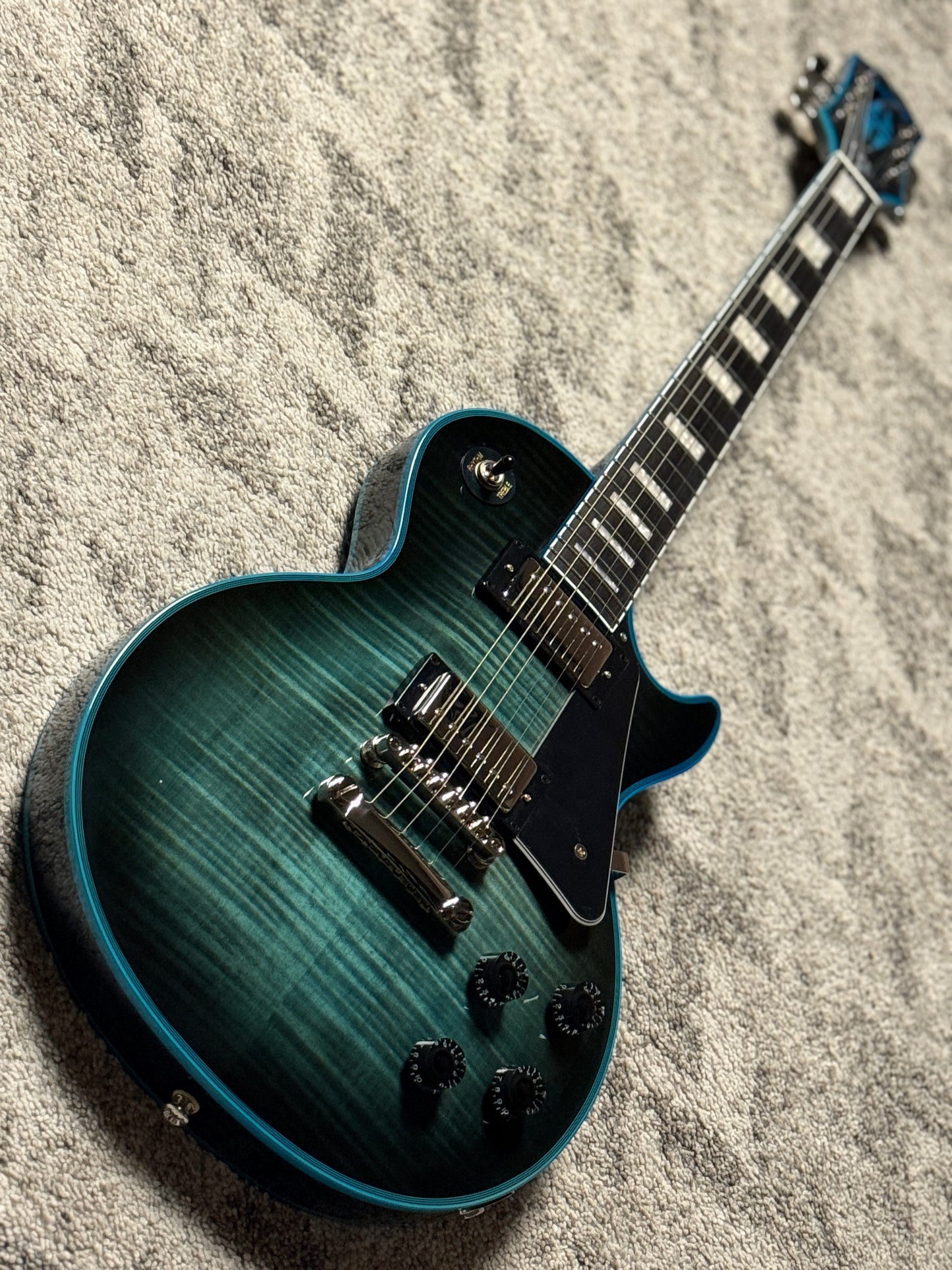 Epiphone Les Paul Custom Widow in Indigo Burst