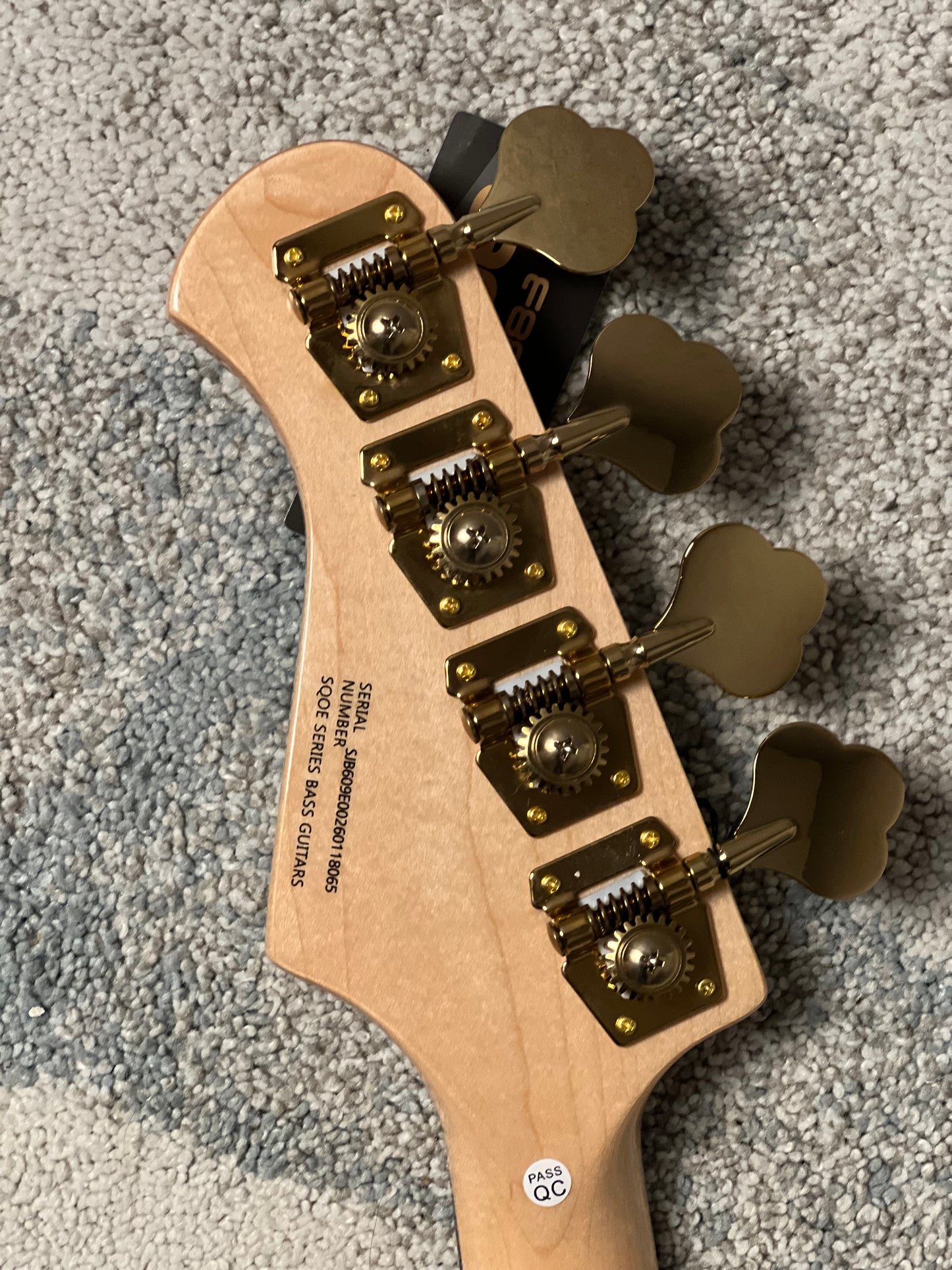 SQOE SPB609 4-STRING PB-STYLE in White
