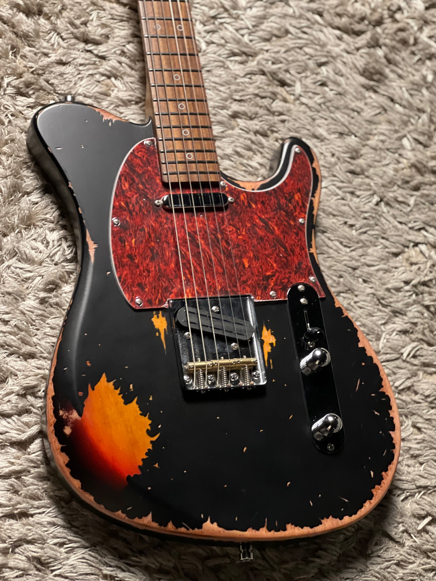 Dhatarattha Performance DTL in Black Over Sunburst with RW FB and Nitrocellulose Lacquer Relic