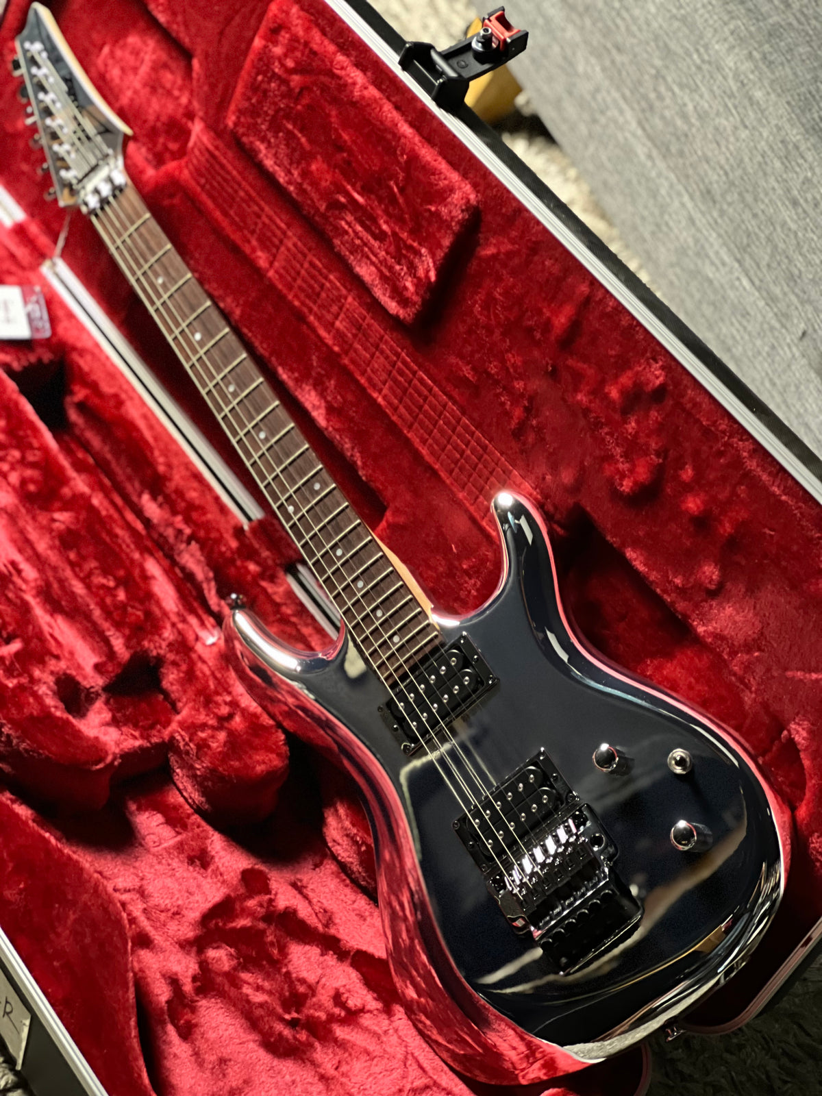 Ibanez JS3CR Joe Satriani Signature w/Case In Chrome Boy F2401024