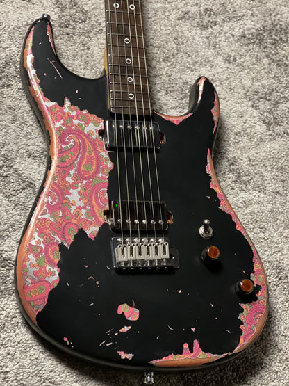 Dhatarattha Performance DST HH in Black Over Pink Paisley with RW FB Nitro Relic (Covered Pickups)