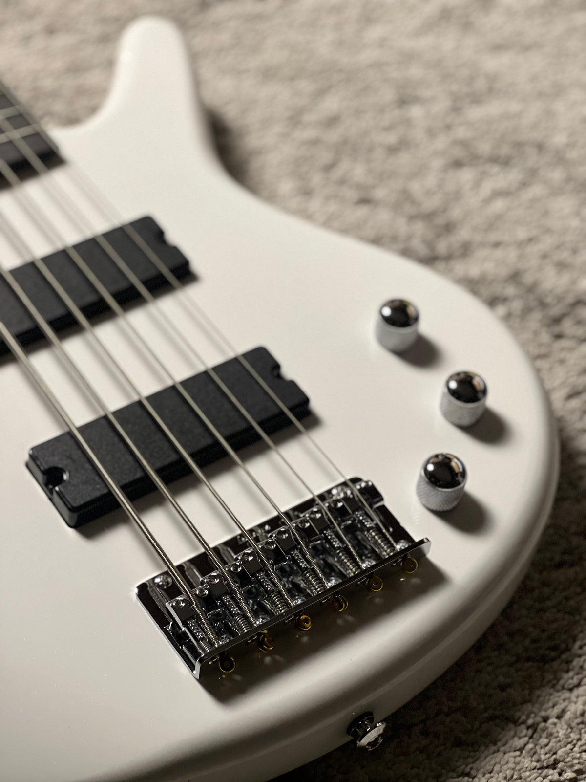 Ibanez GSR186-PW Gio 6-String Bass in Pearl White
