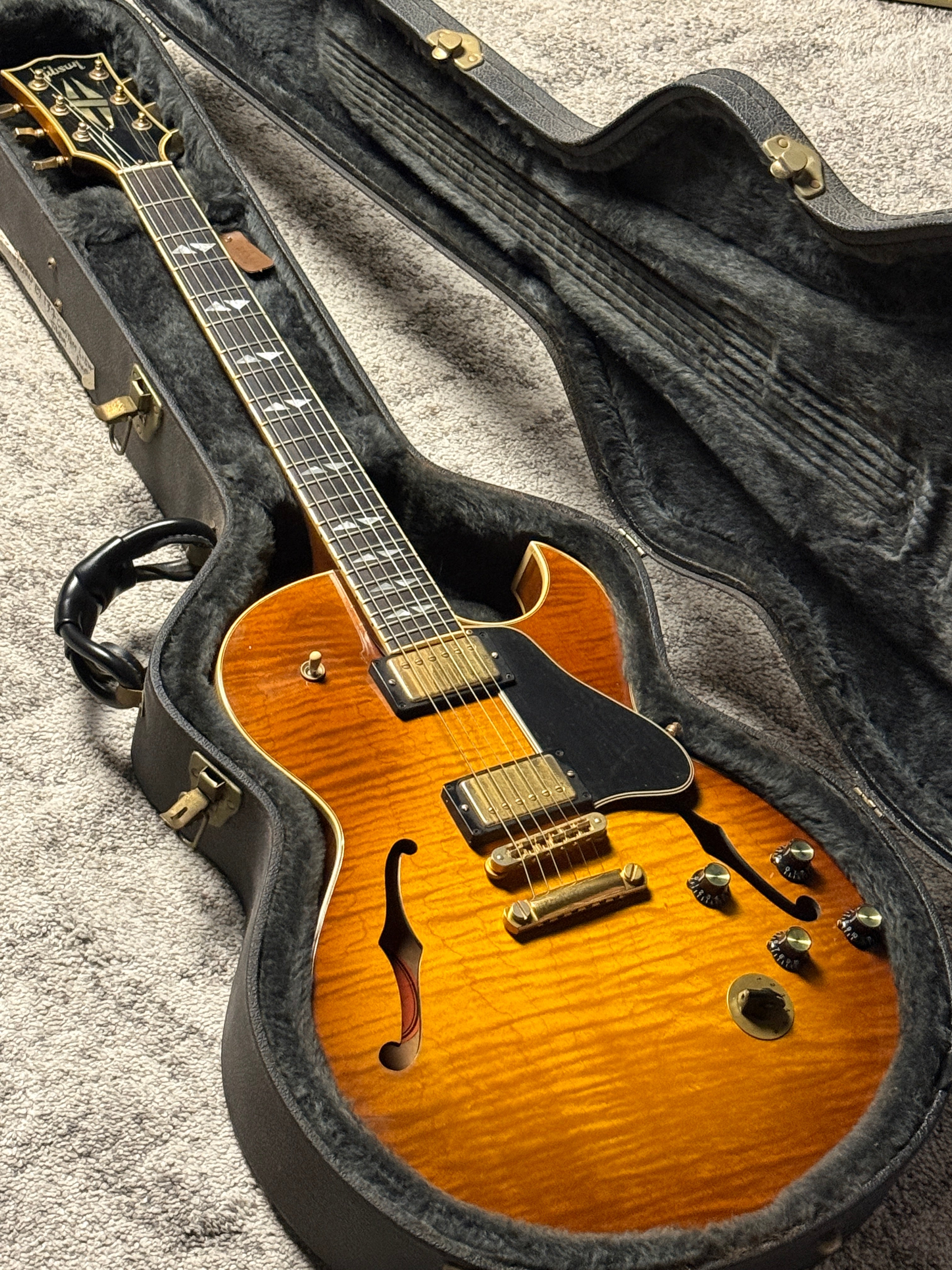 Gibson ES-137 Custom in Lightburst 02583721 (USED) – nafiriguitar.com