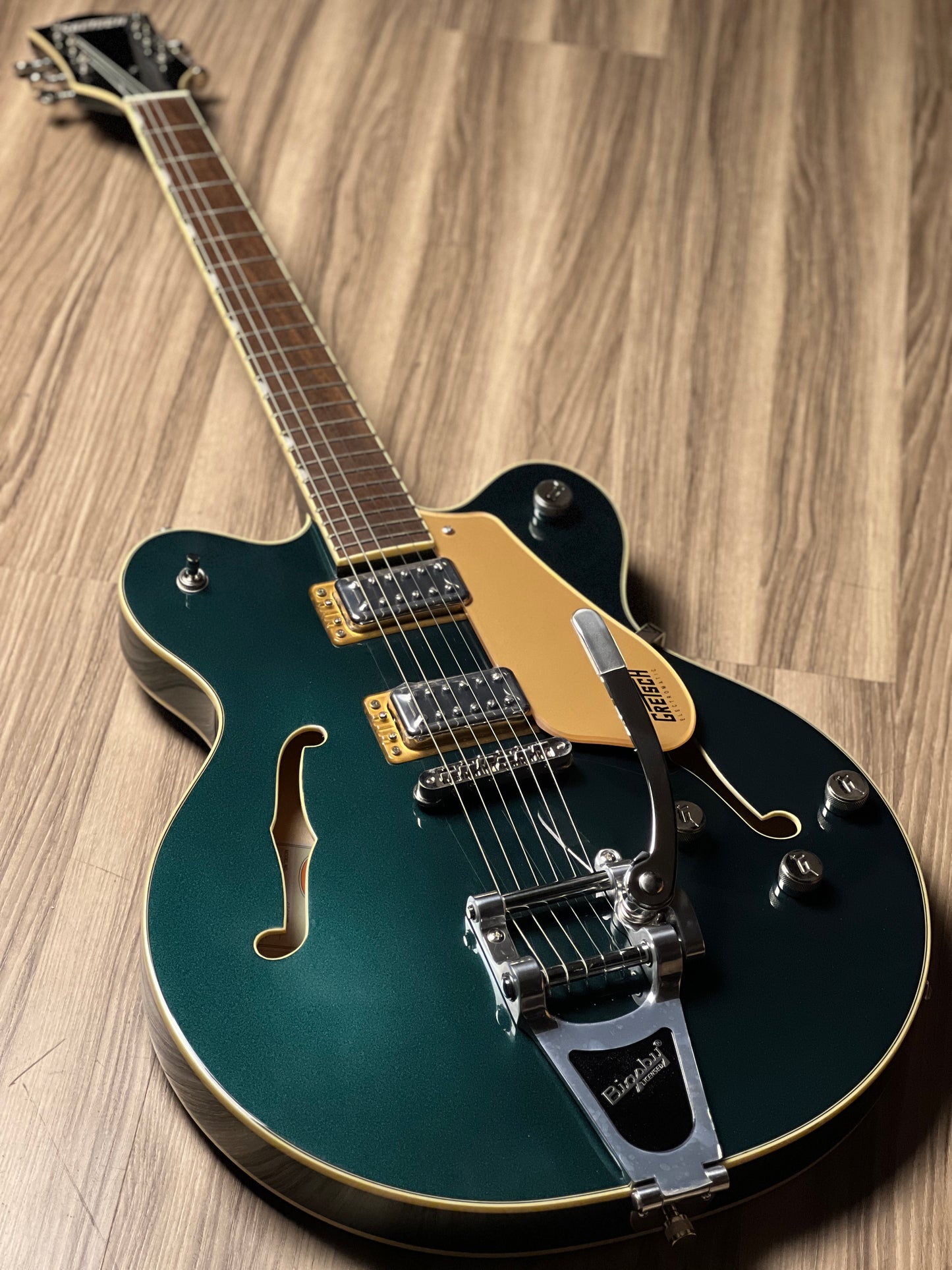 Gretsch G5622T Electromatic Center Block Double-Cut Electric Guitar w/Bigsby In Cadillac Green