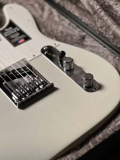 Fender American Ultra II Telecaster with Maple FB in Avalanche US24063338