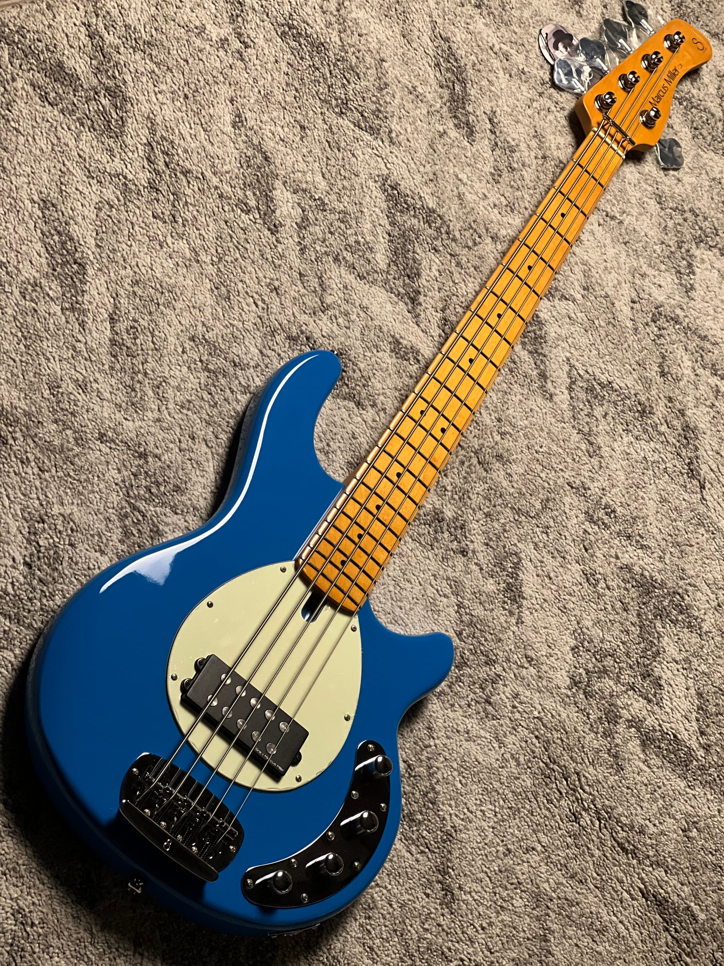 Sire Marcus Miller Z3 5-String Bass Guitar in Blue