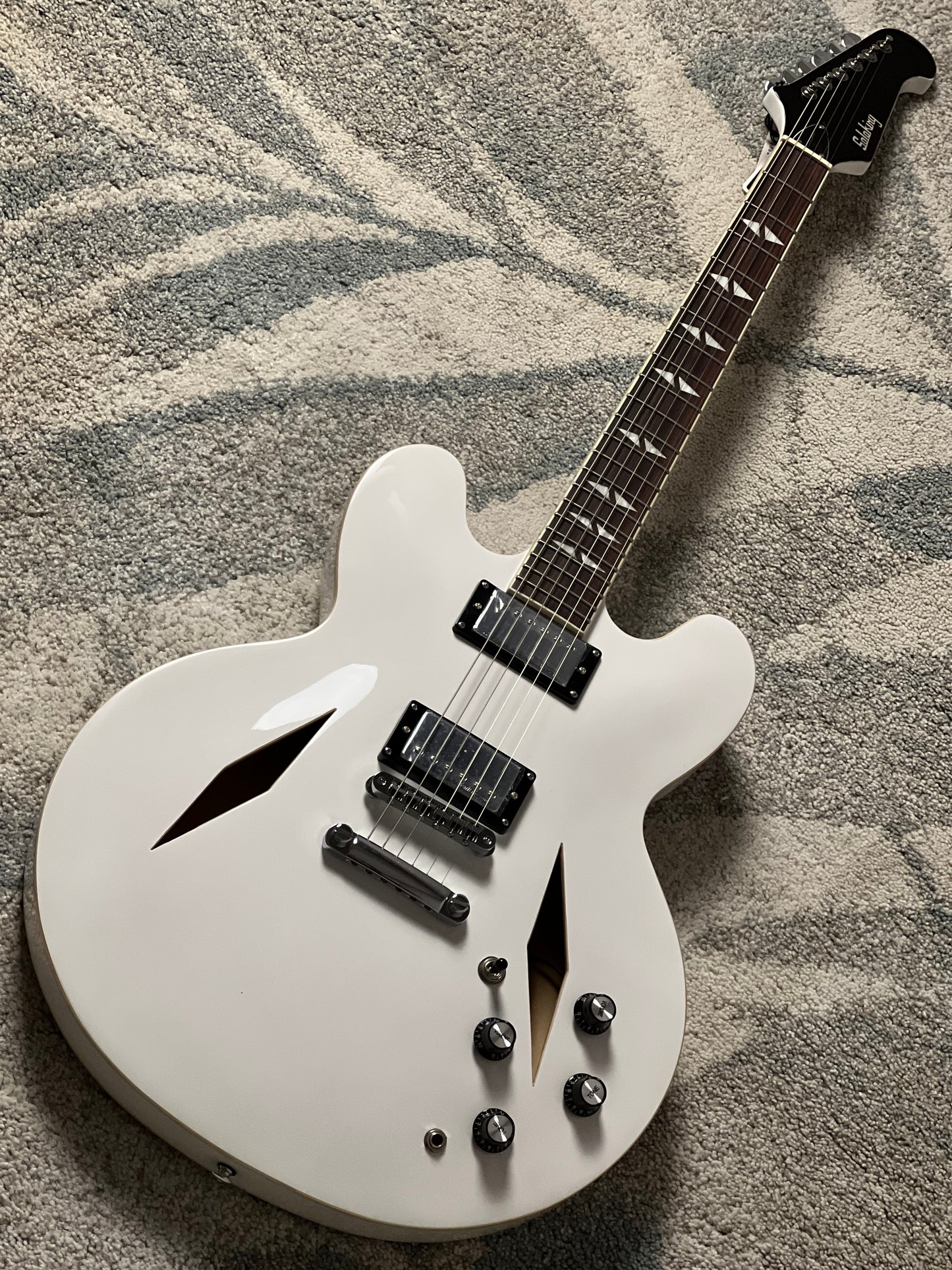 Soloking SDG-335 Dave Grohl Style Tribute in Alpine White
